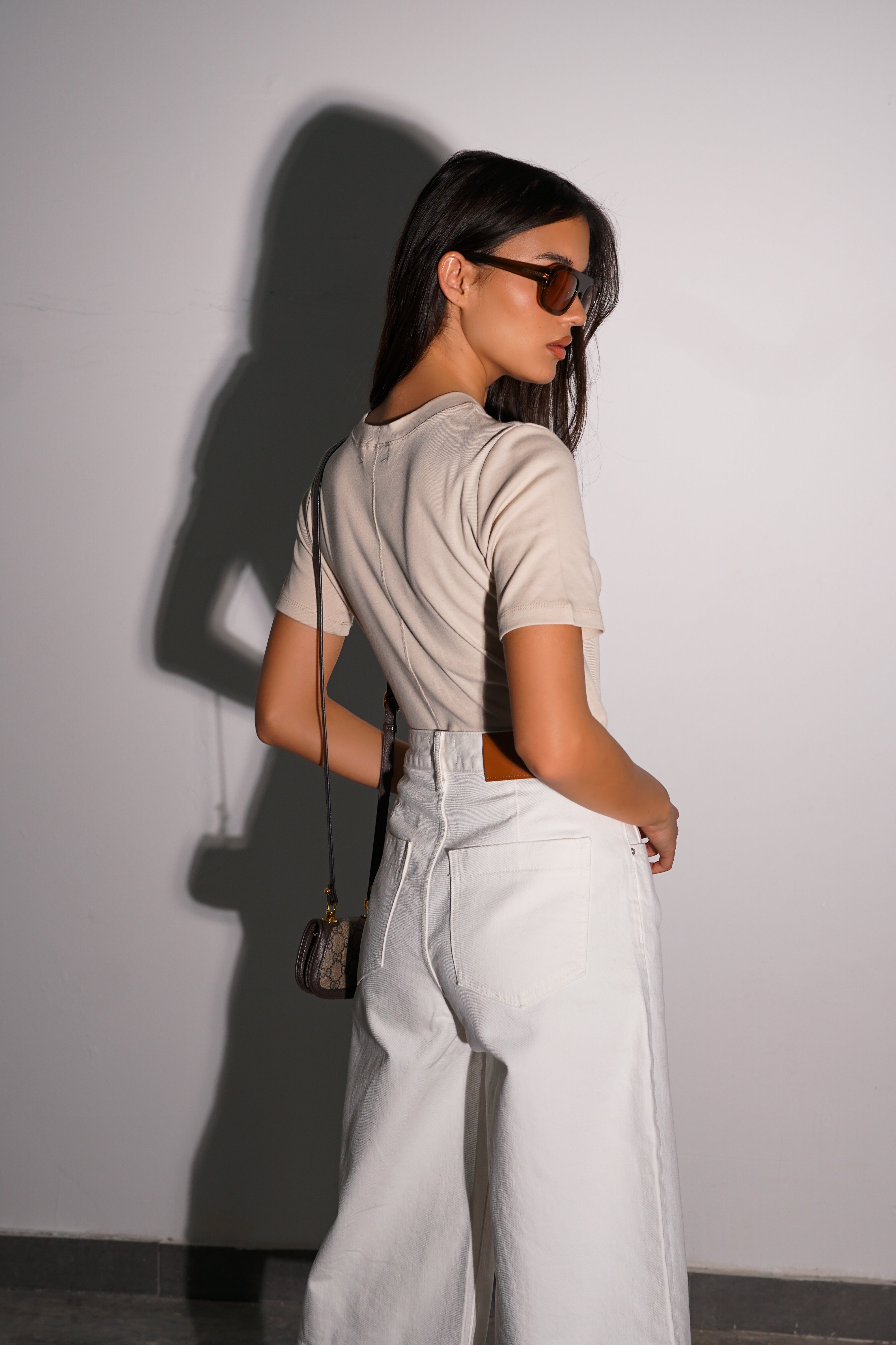 חולצת בייסיק טי-אבן