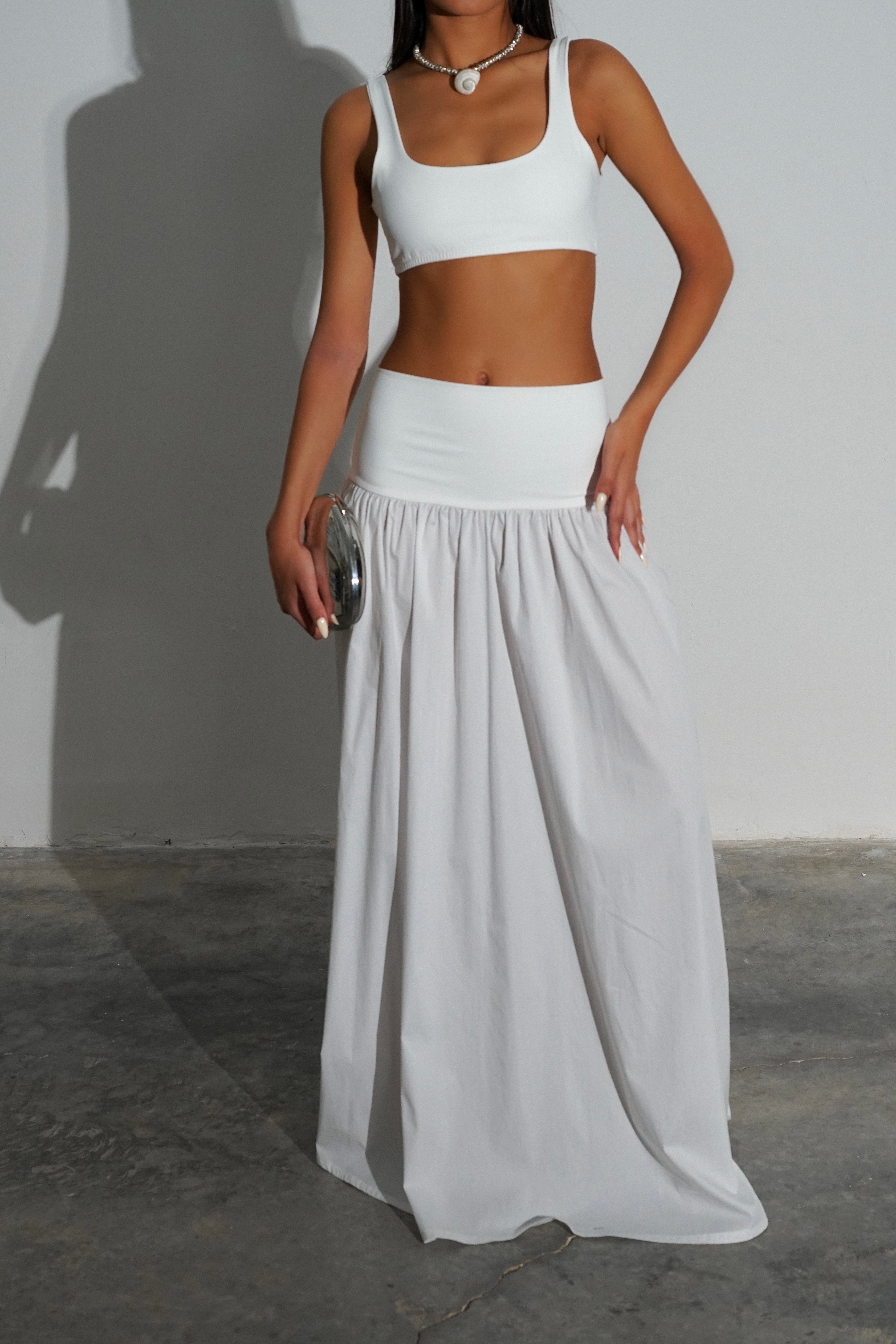 חליפת בקס-לבן