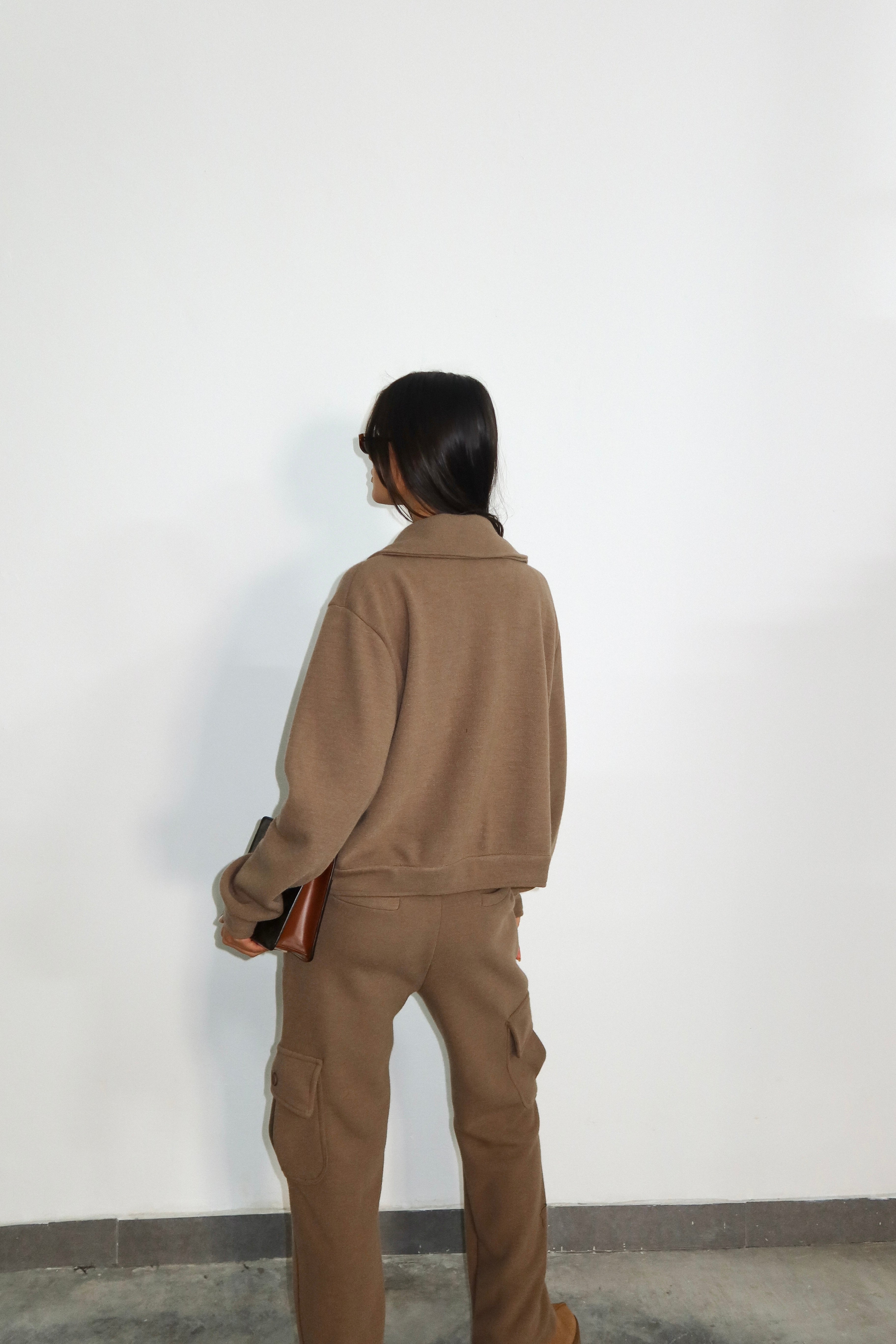 חליפת ג'ניס-חום