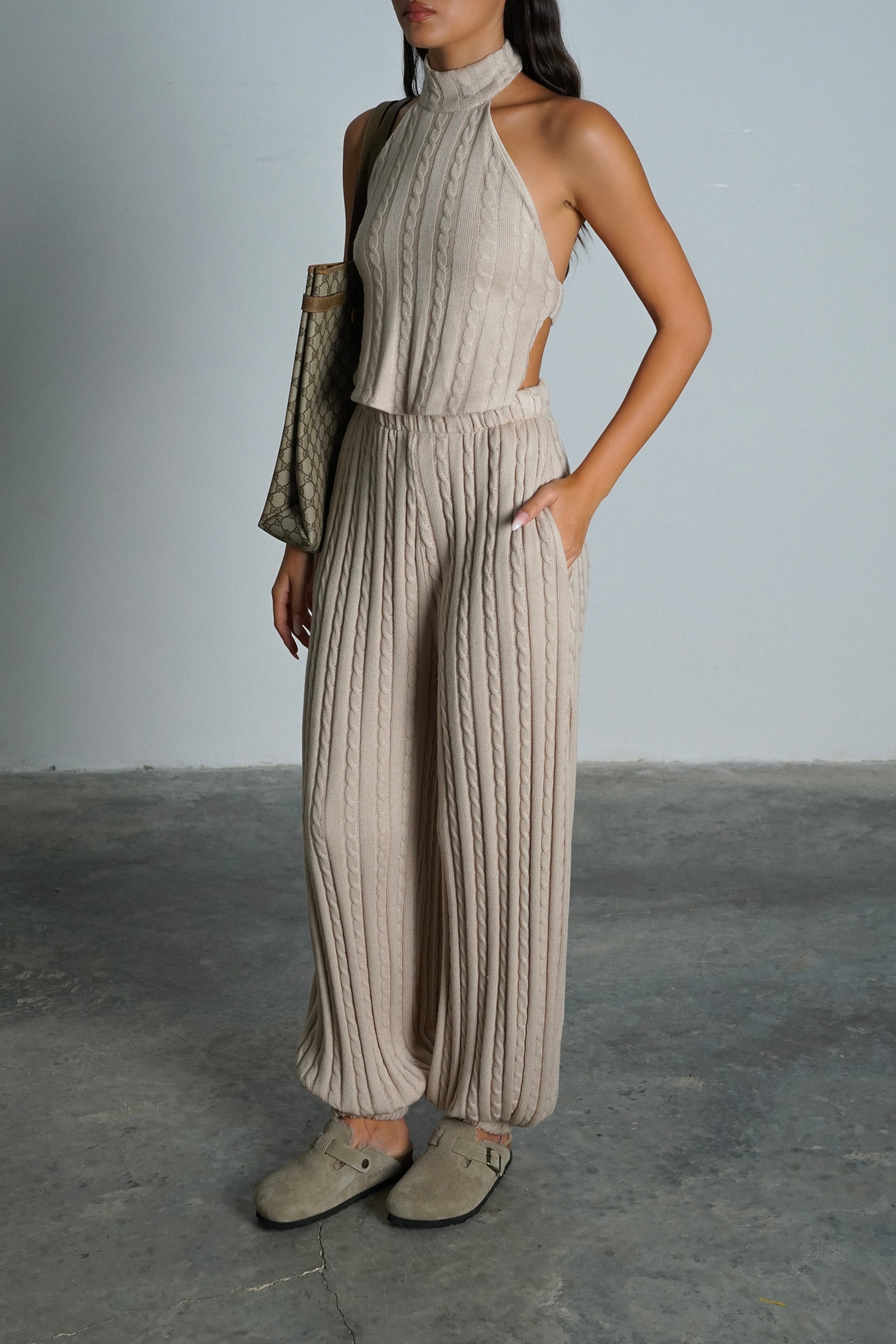 חליפת סיביליה-בז