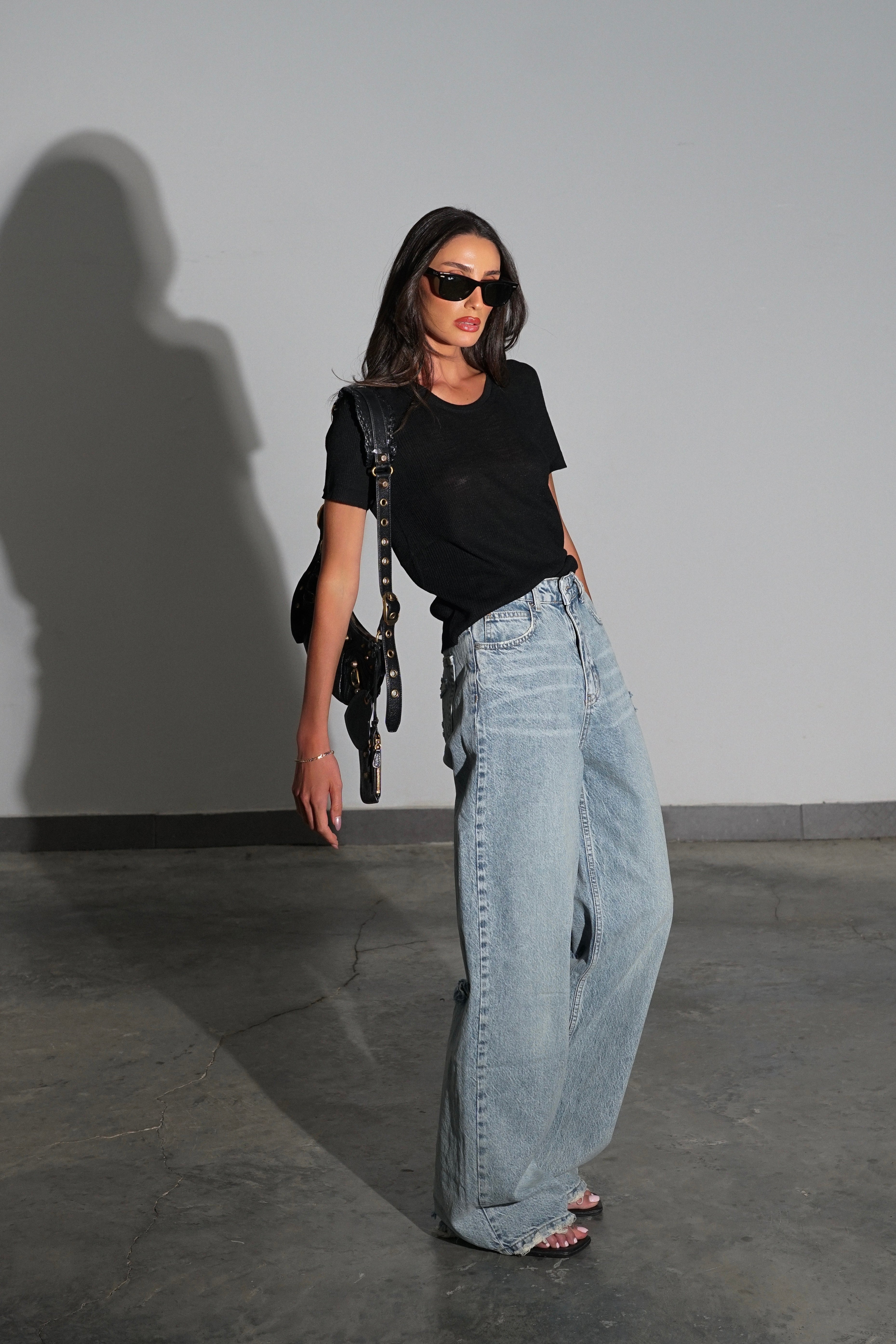 חולצת קירי-שחור