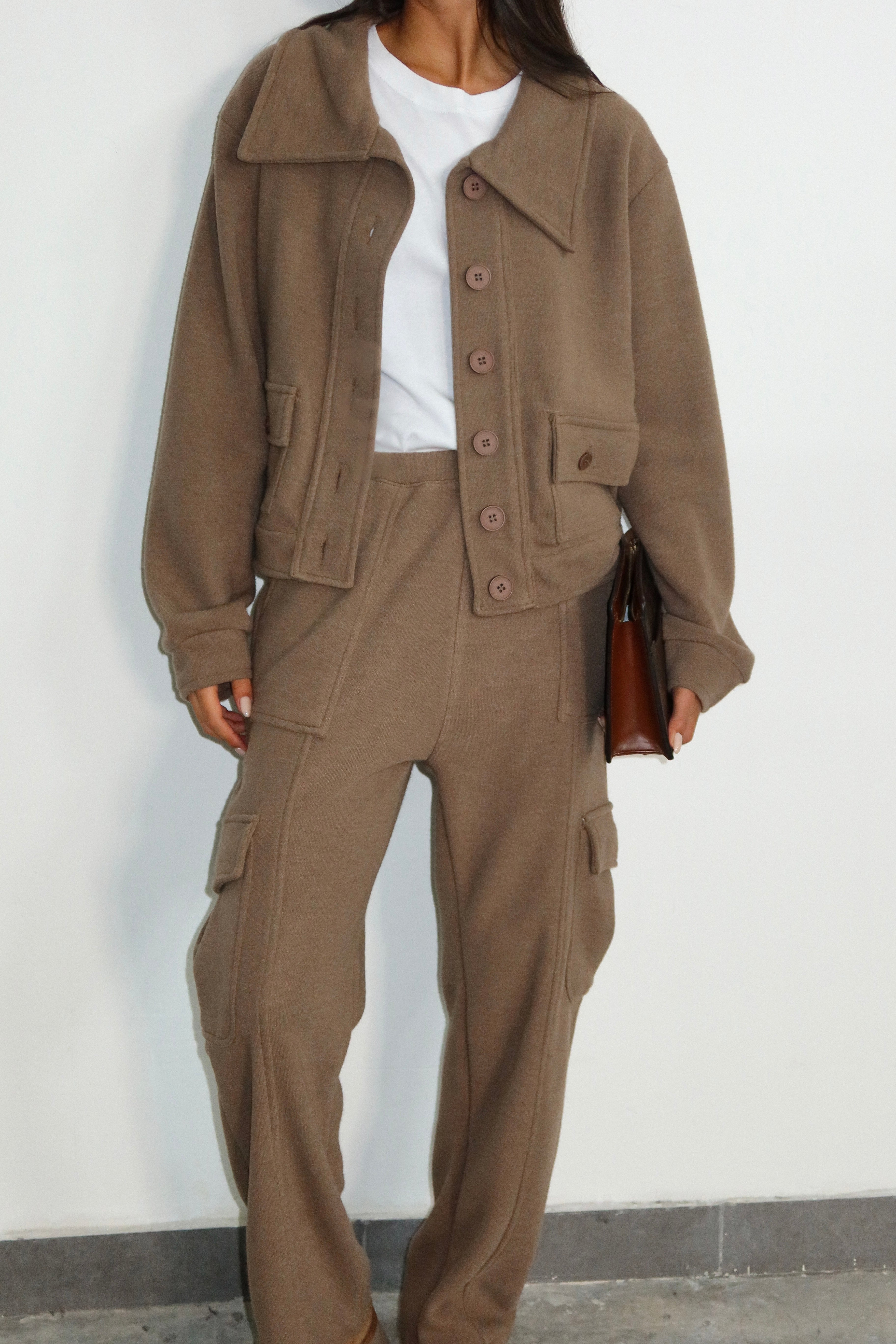 חליפת ג'ניס-חום