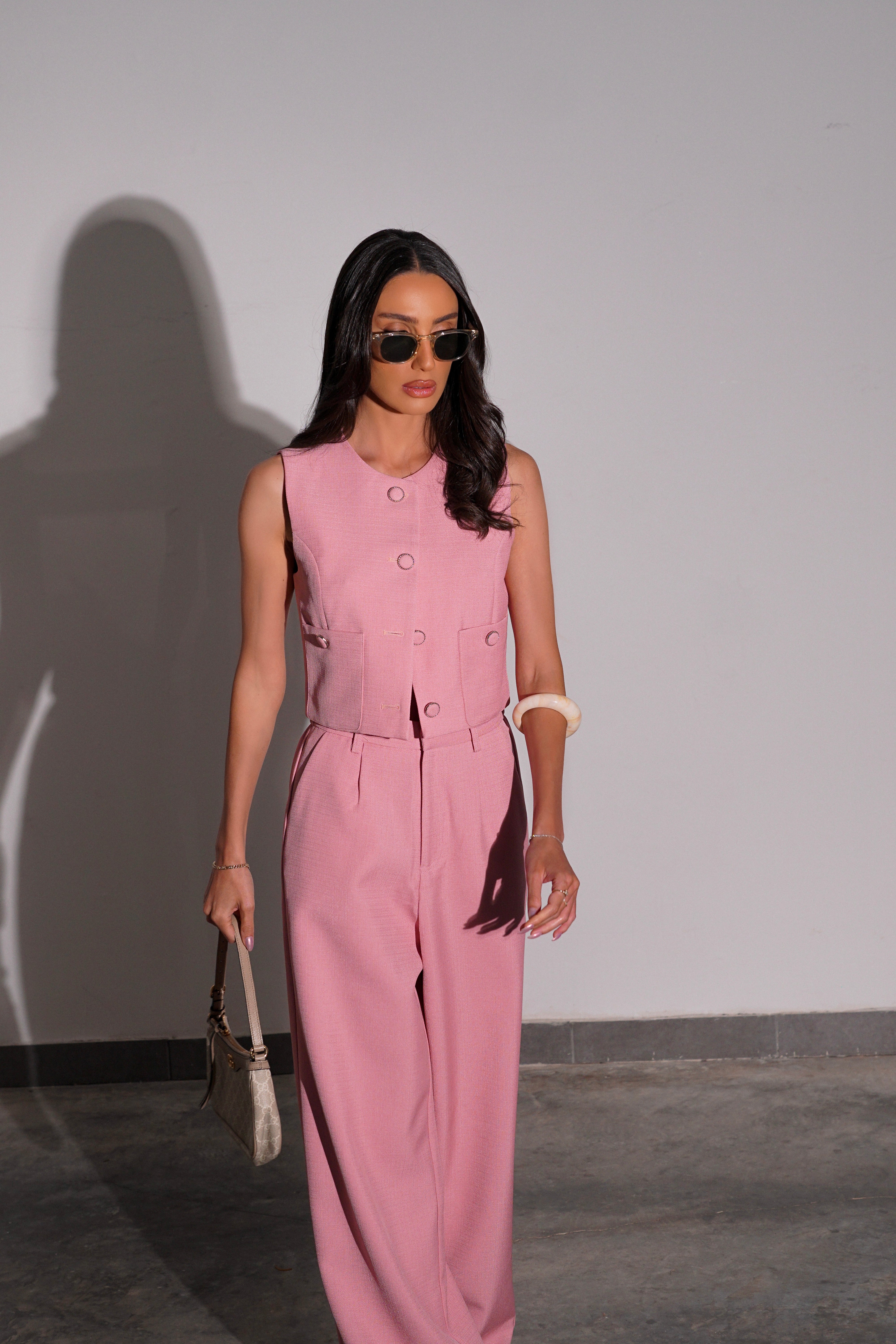 חליפת ברודי-ורוד