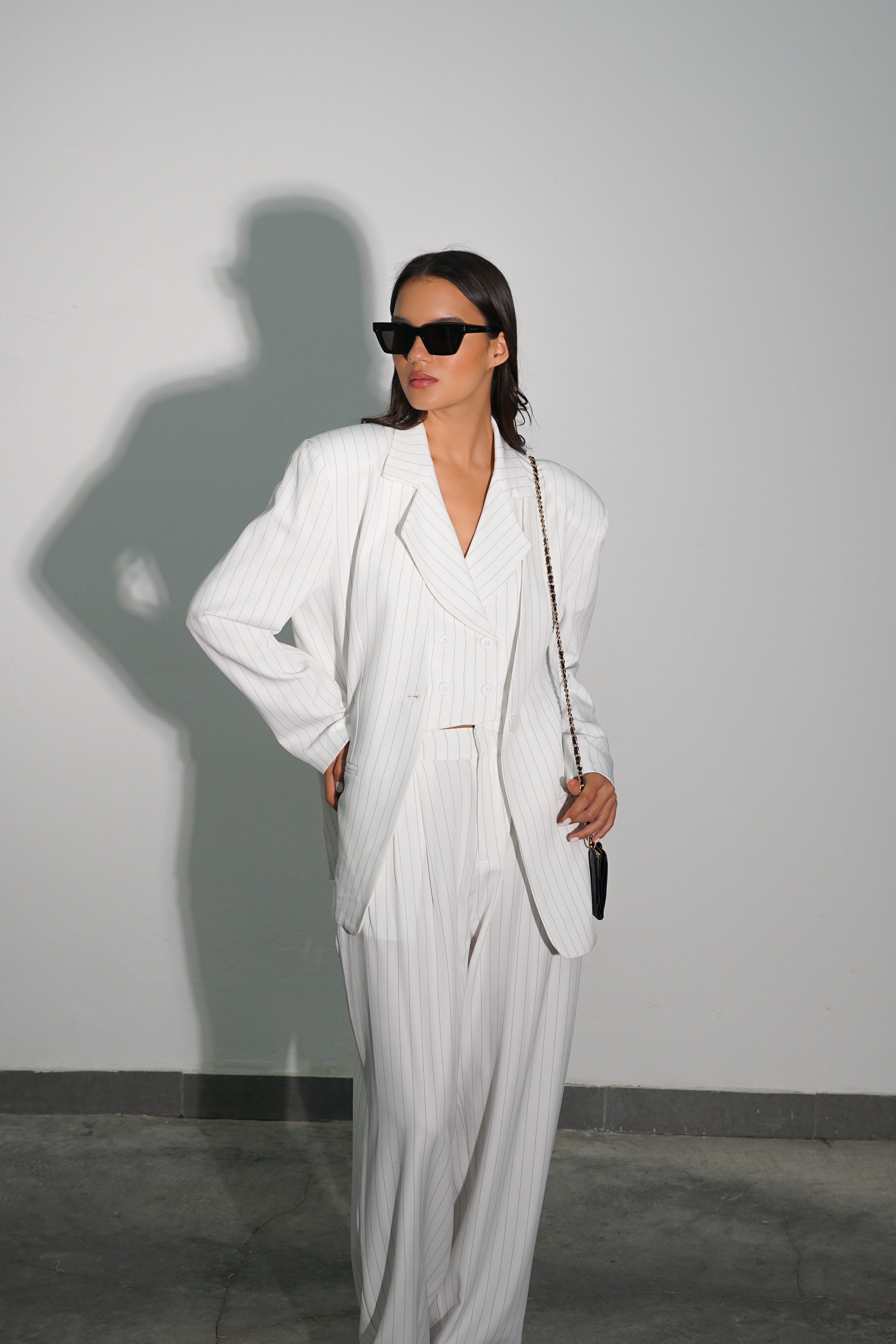 חליפת אנדי-לבן