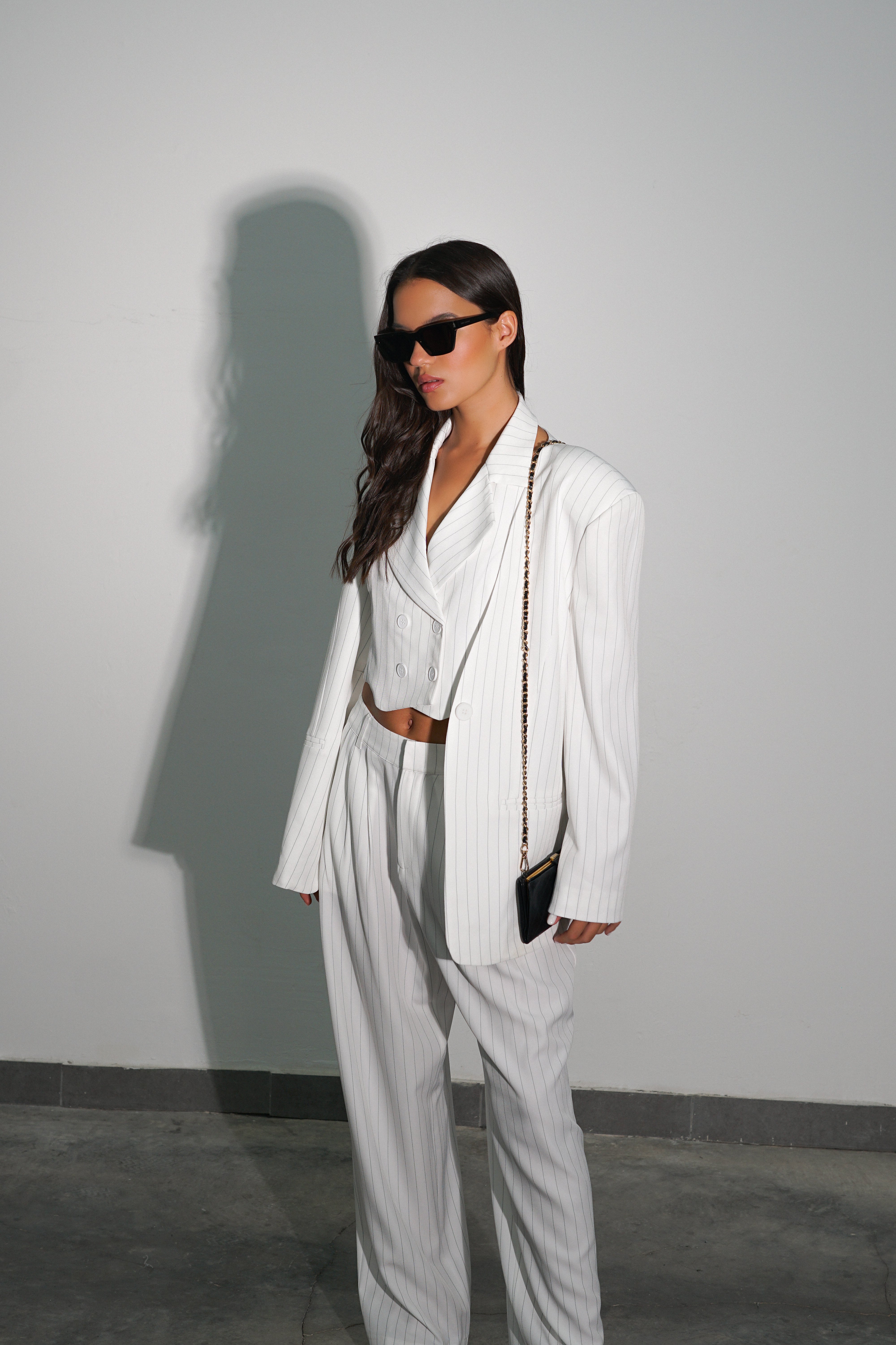 חליפת אנדי-לבן