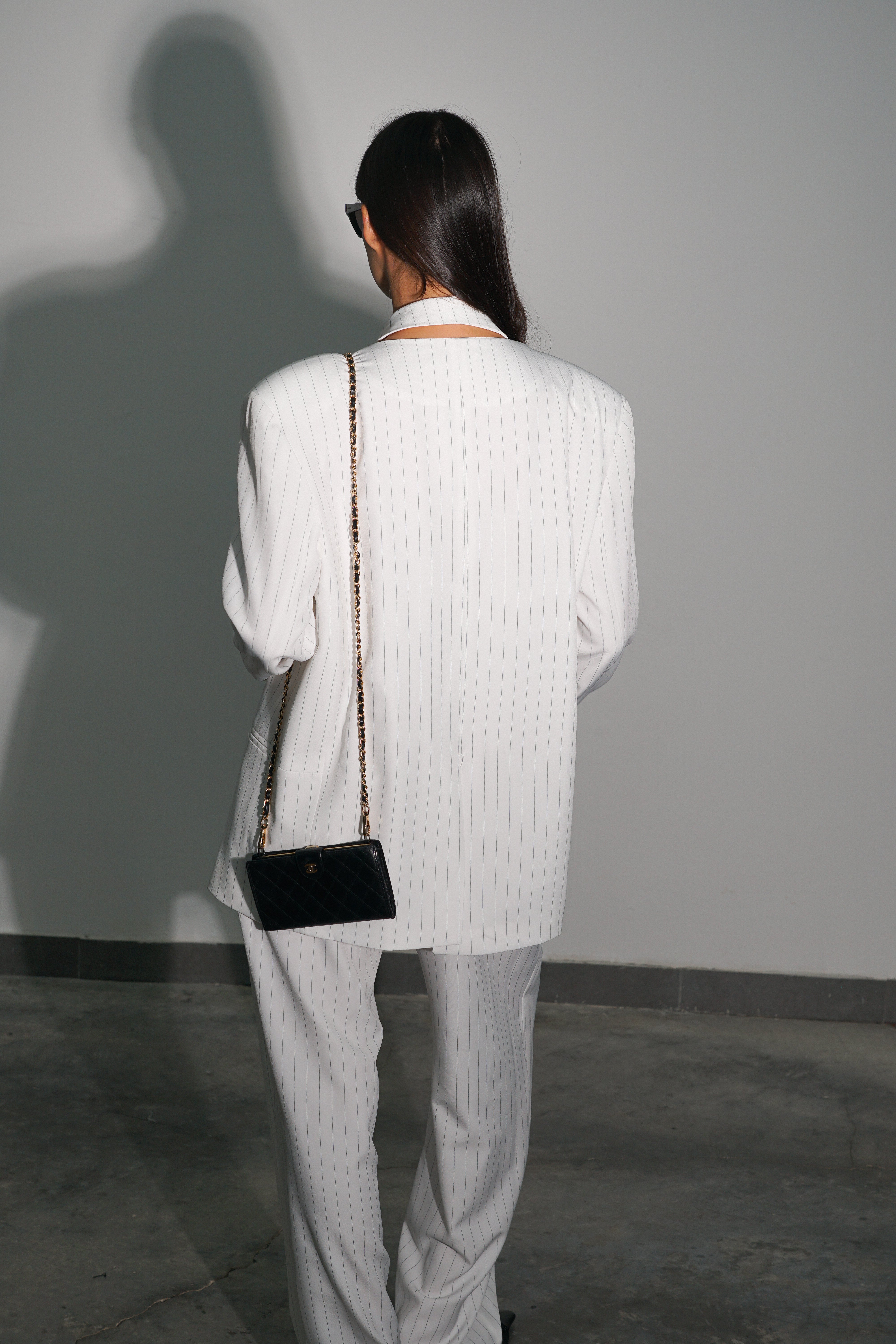 חליפת אנדי-לבן