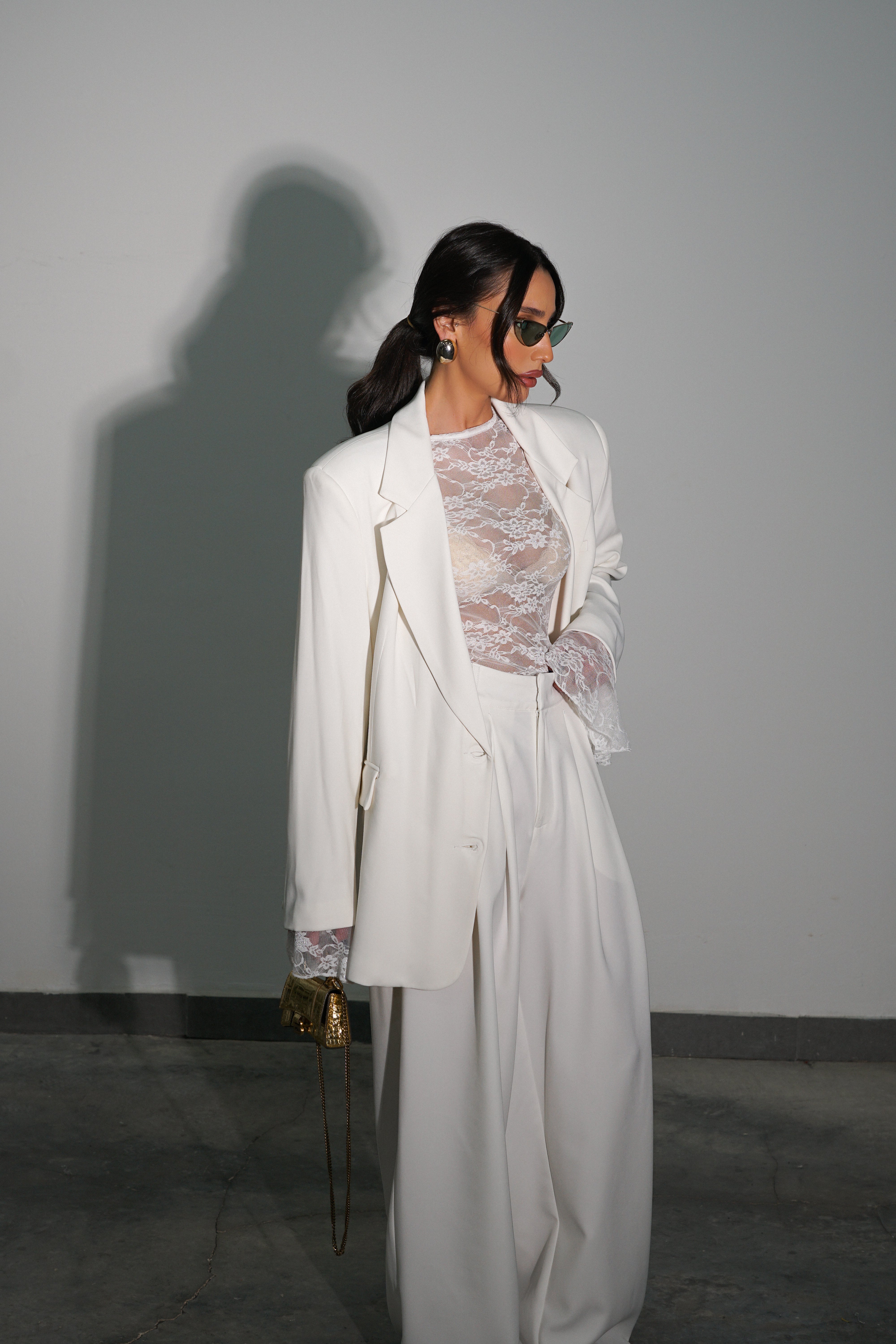 חליפת מיקלה-לבן