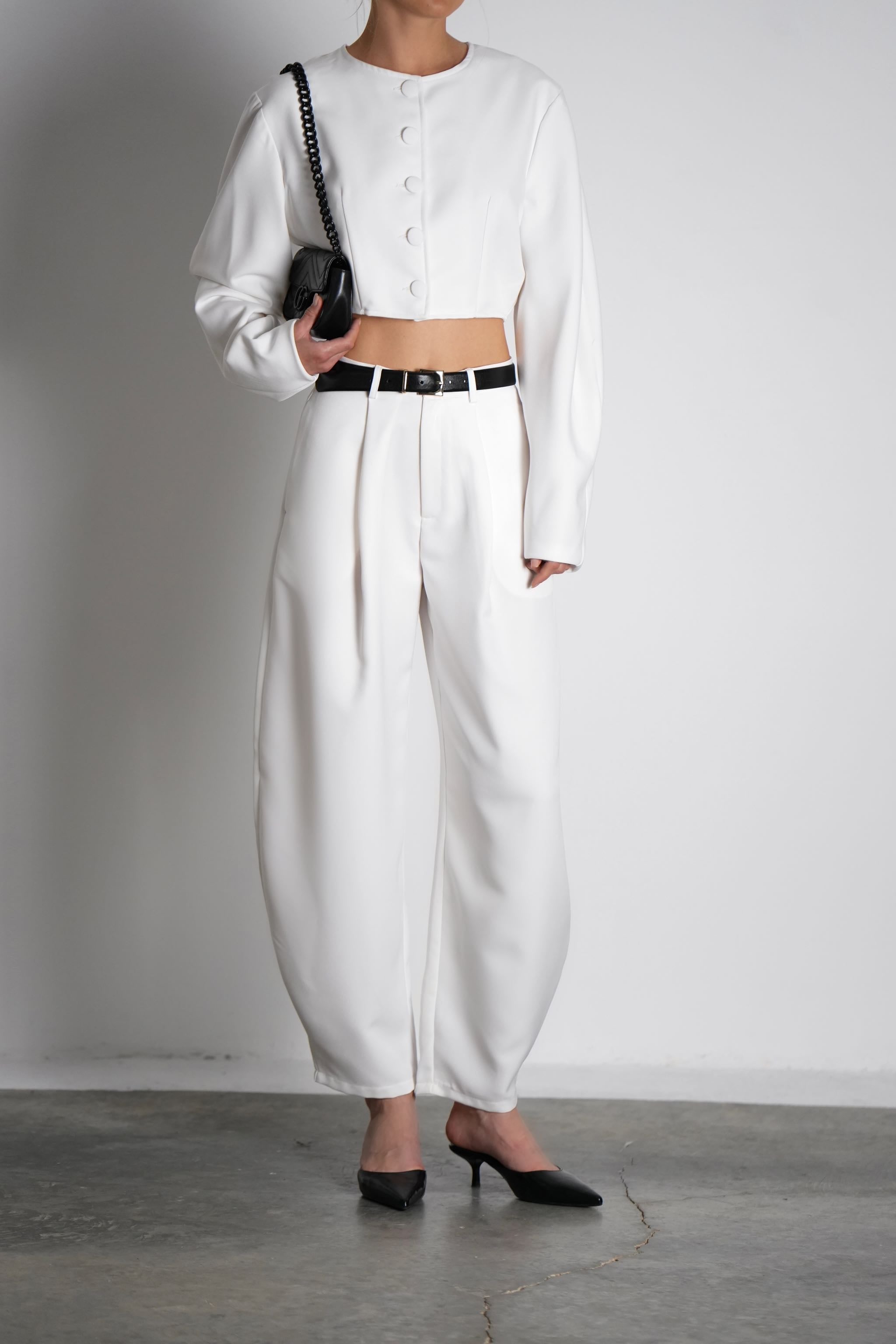 חליפת מדי-לבן