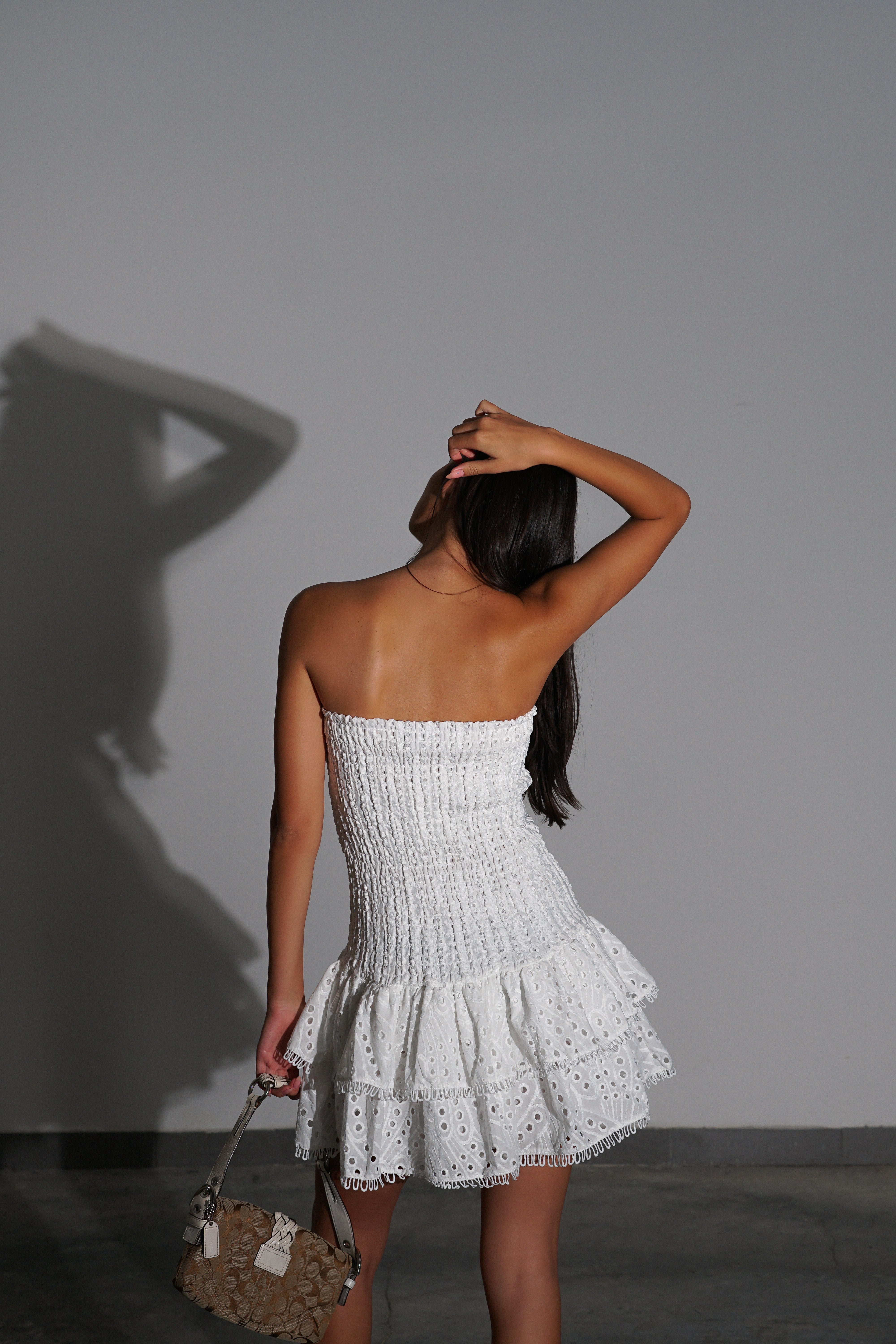 שמלת סמואה-לבן