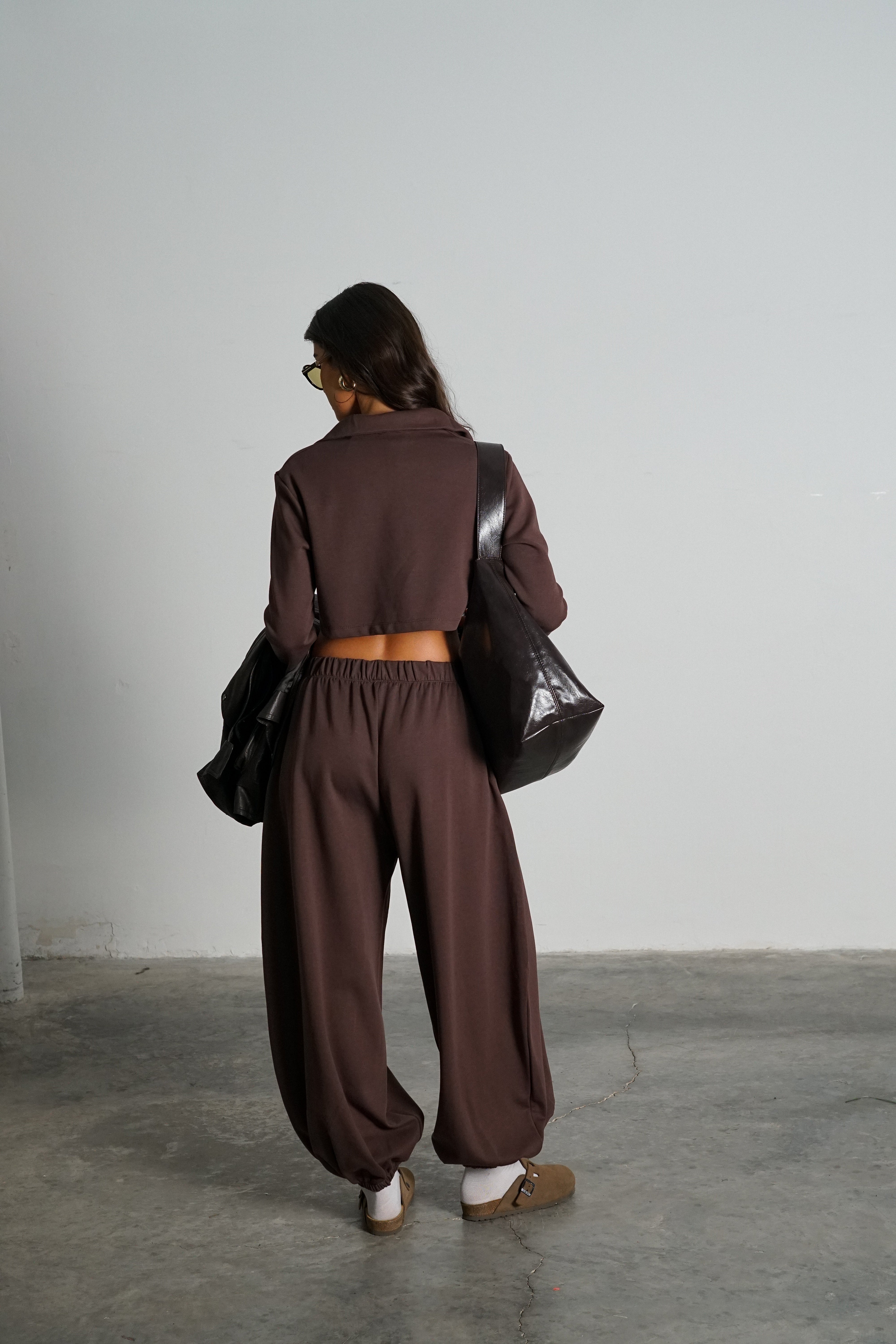 חליפת בלומה-חום