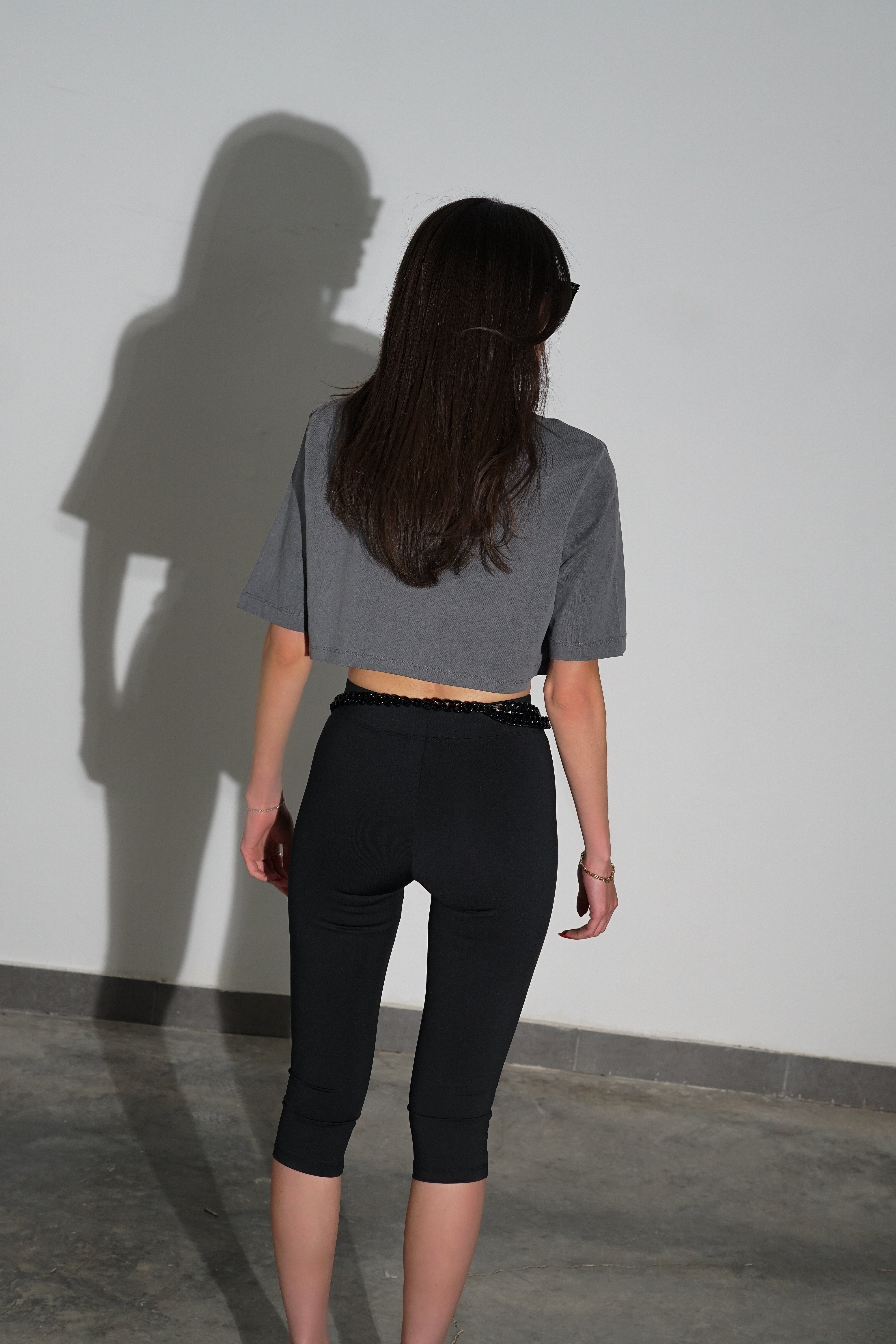 חולצת בייסיק קרופ-אפור כהה