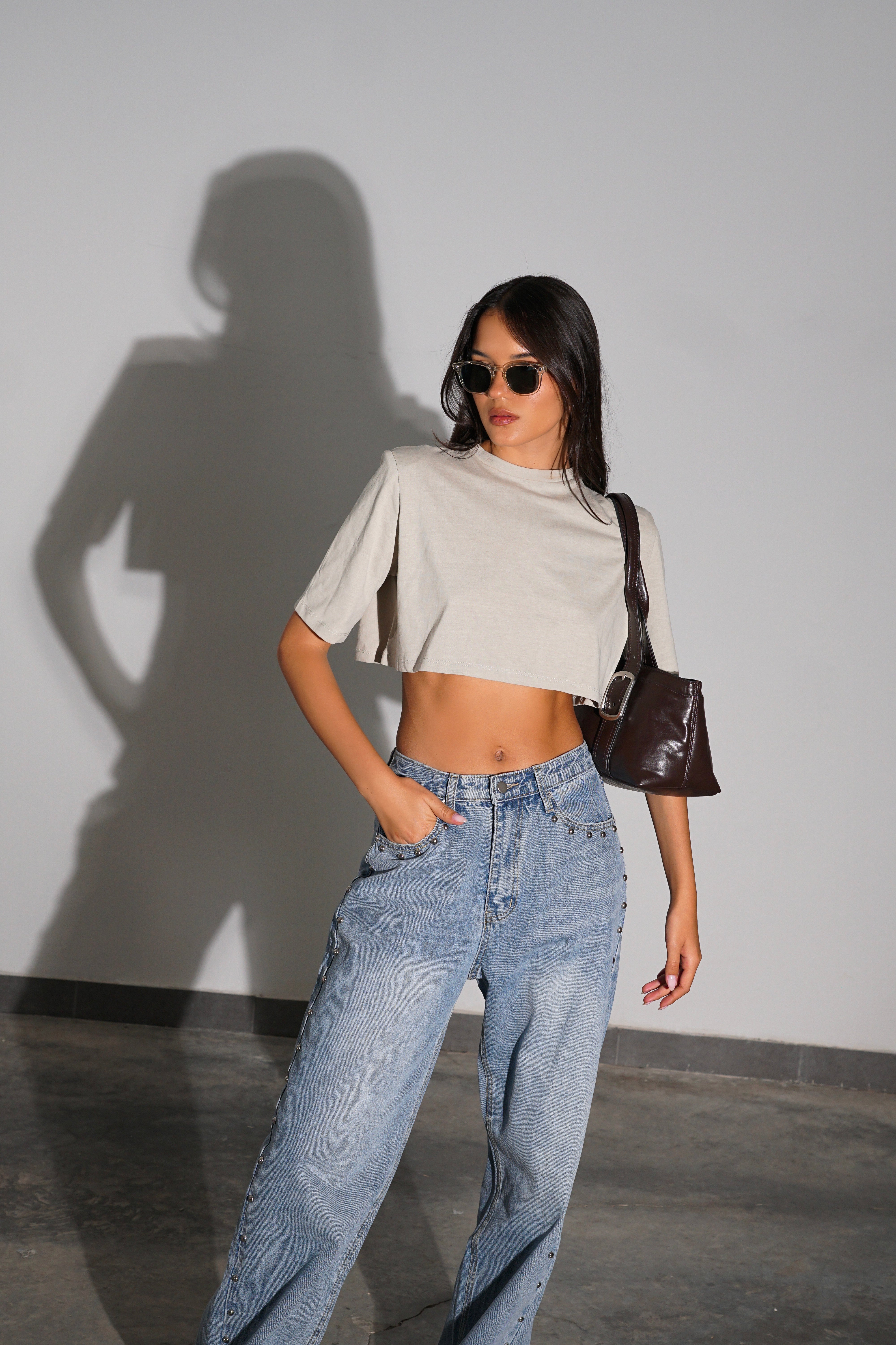 חולצת בייסיק קרופ-אבן