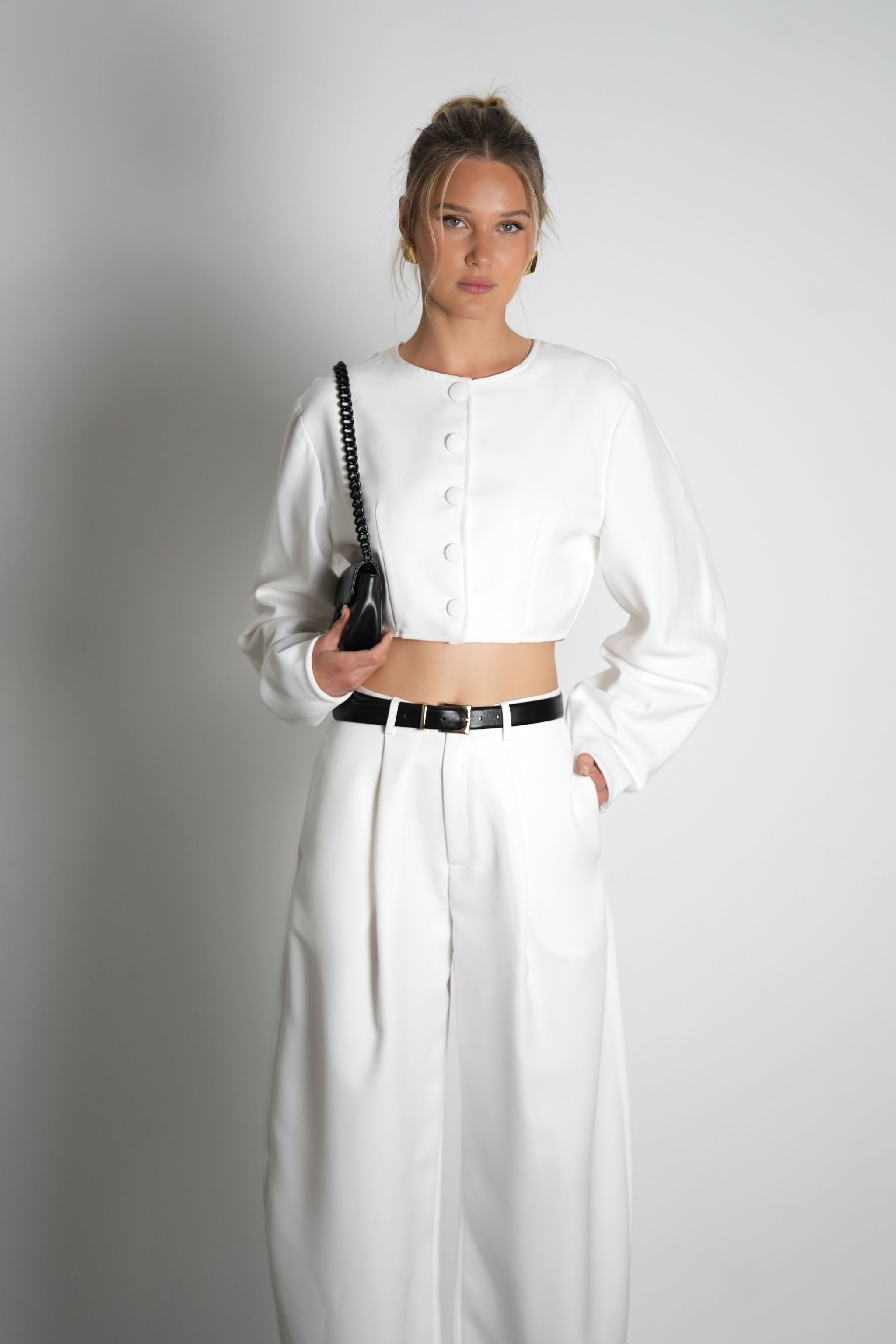 חליפת מדי-לבן