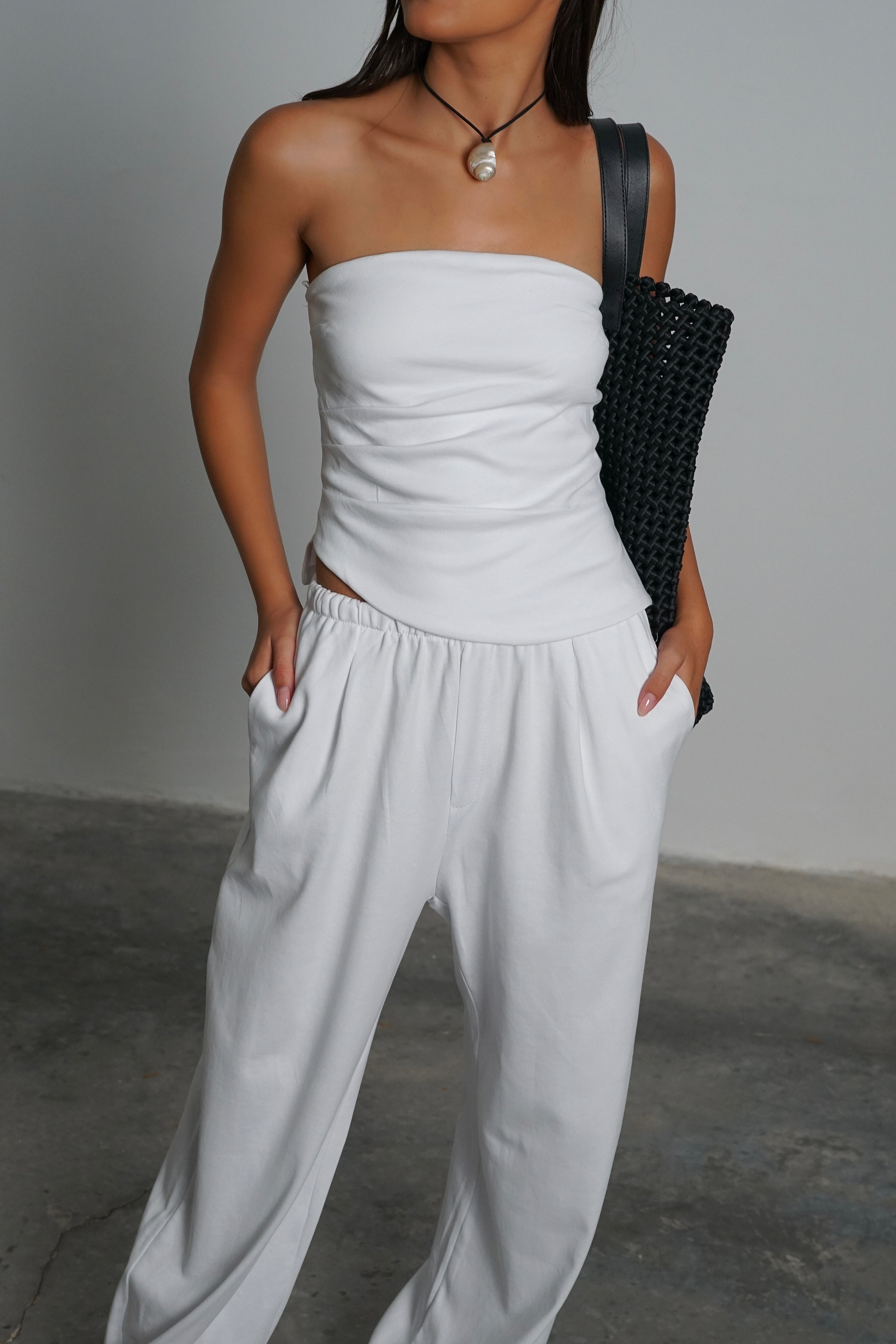 חליפת פלאו-לבן