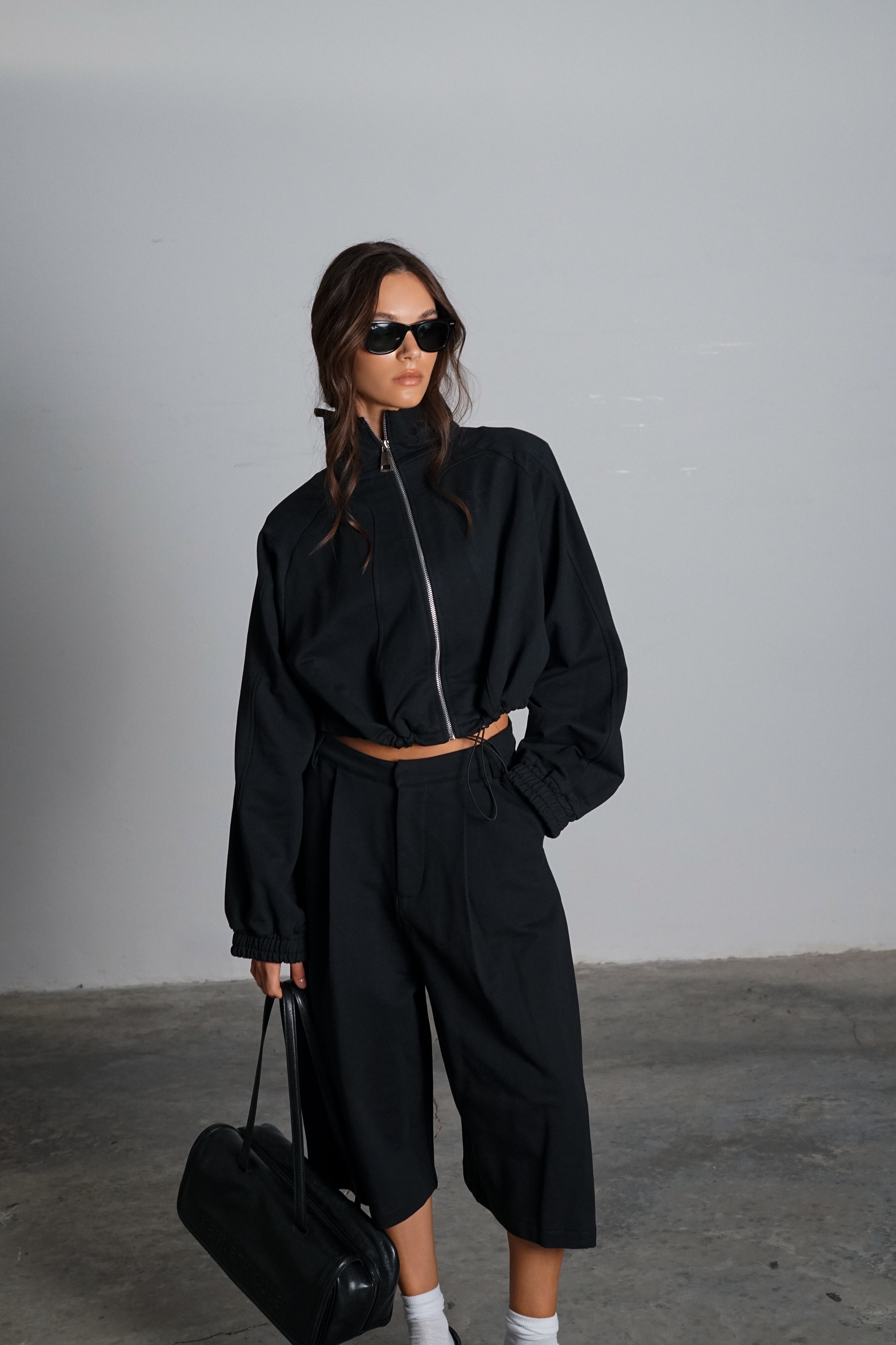 חליפת אדאמס-שחור