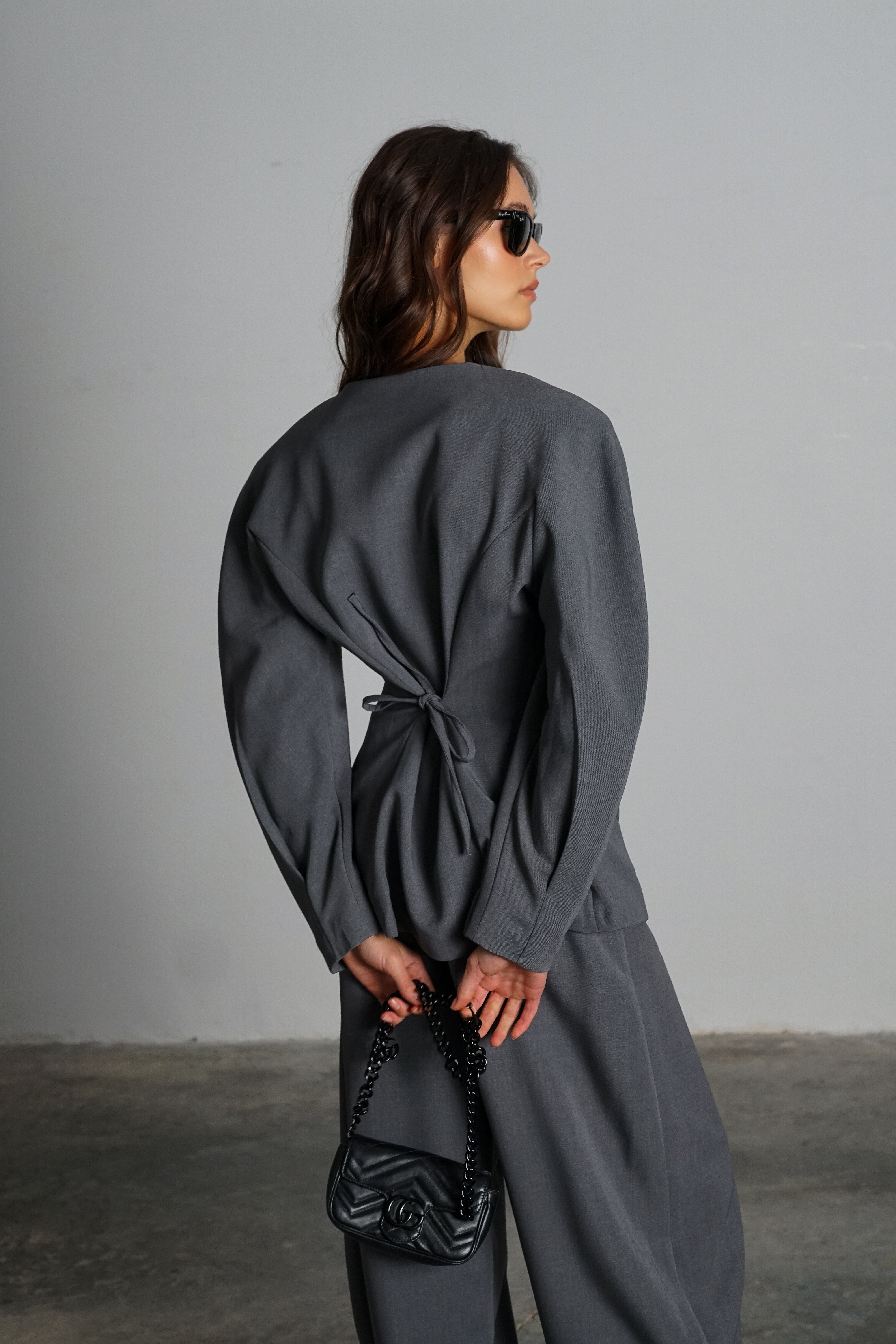 חליפת אופיליה-אפור כהה