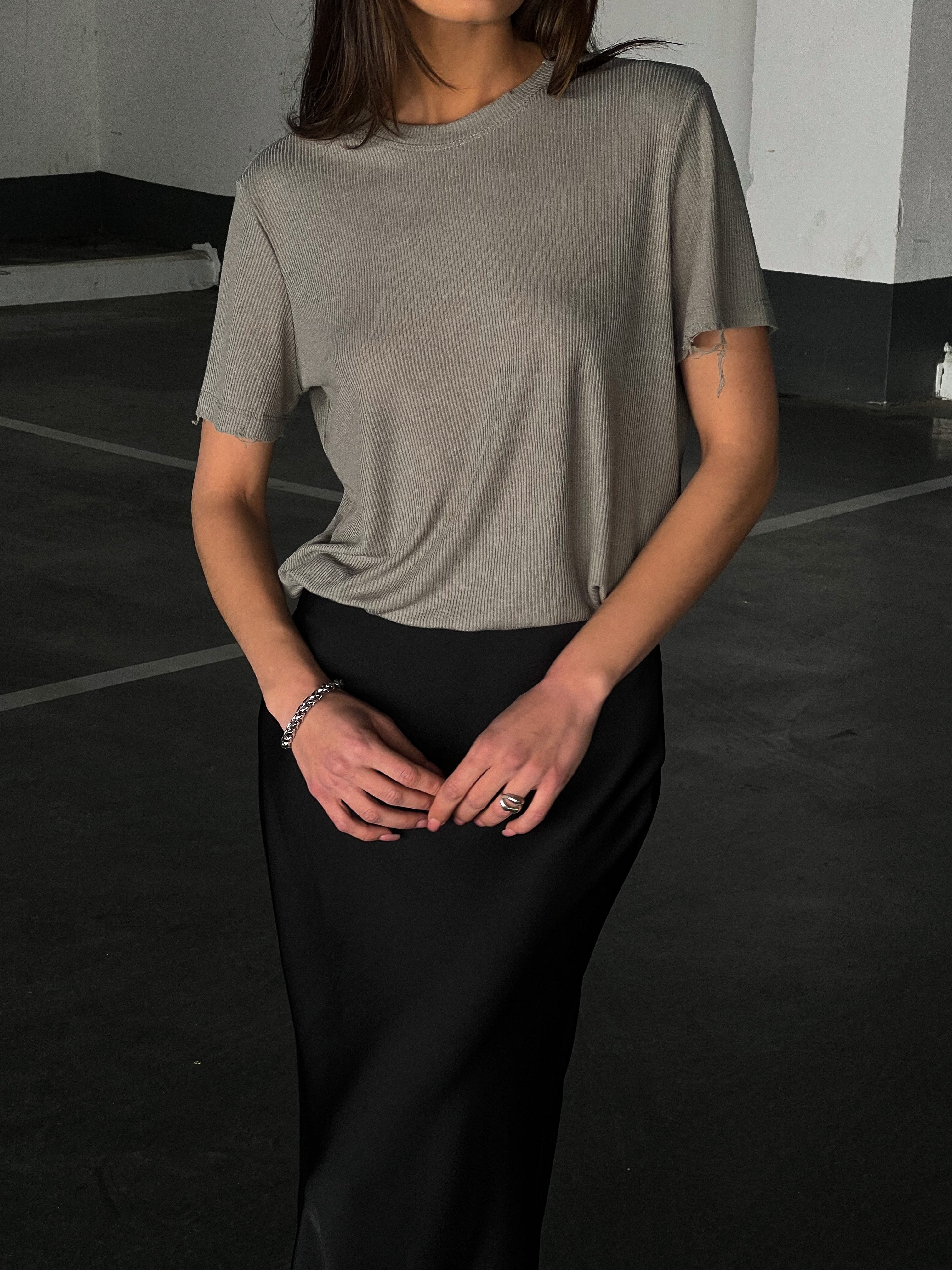 חולצת בייסיק 117-אפור ירקרק