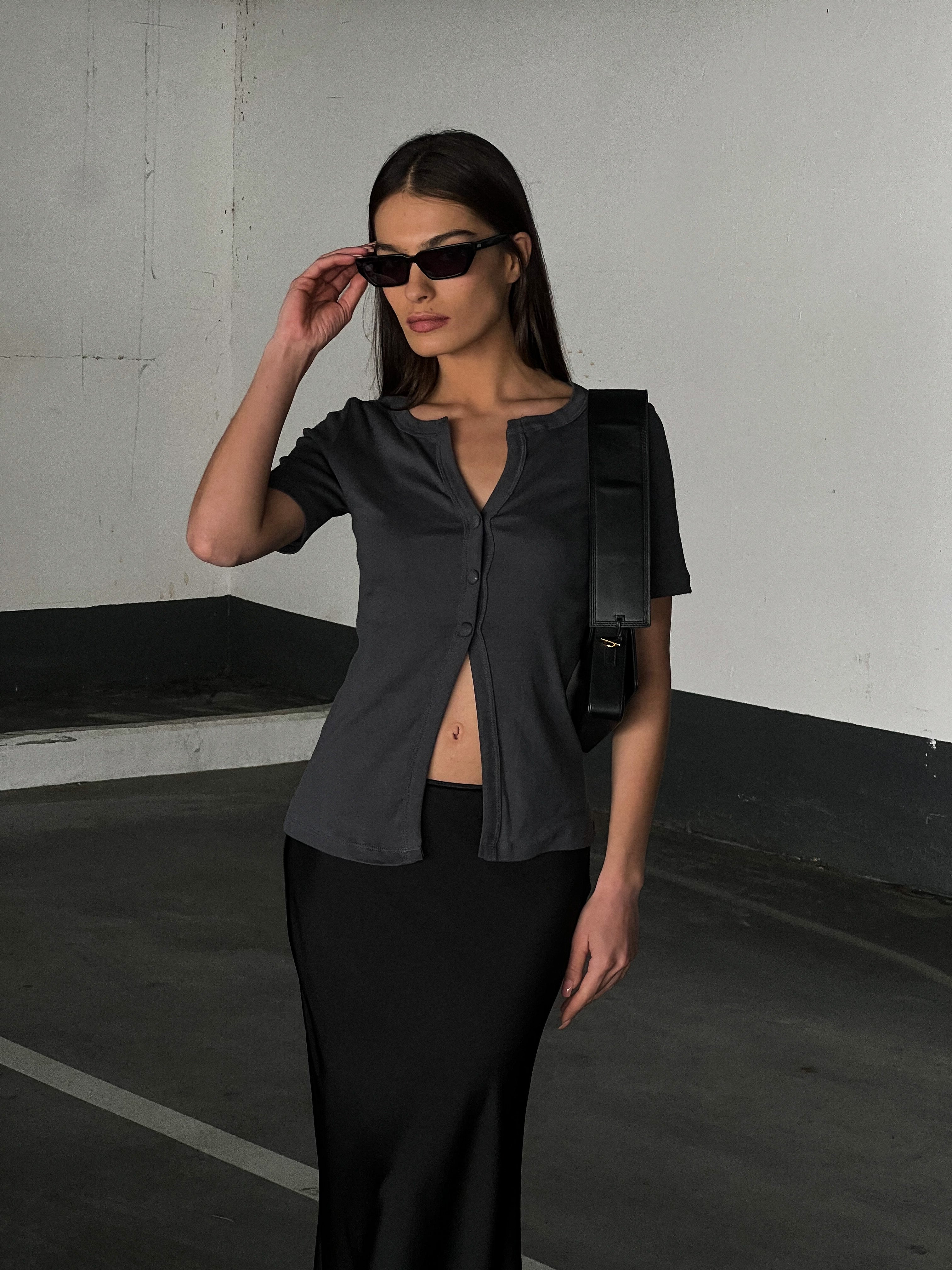 חולצת בייסיק 118-אפור כהה