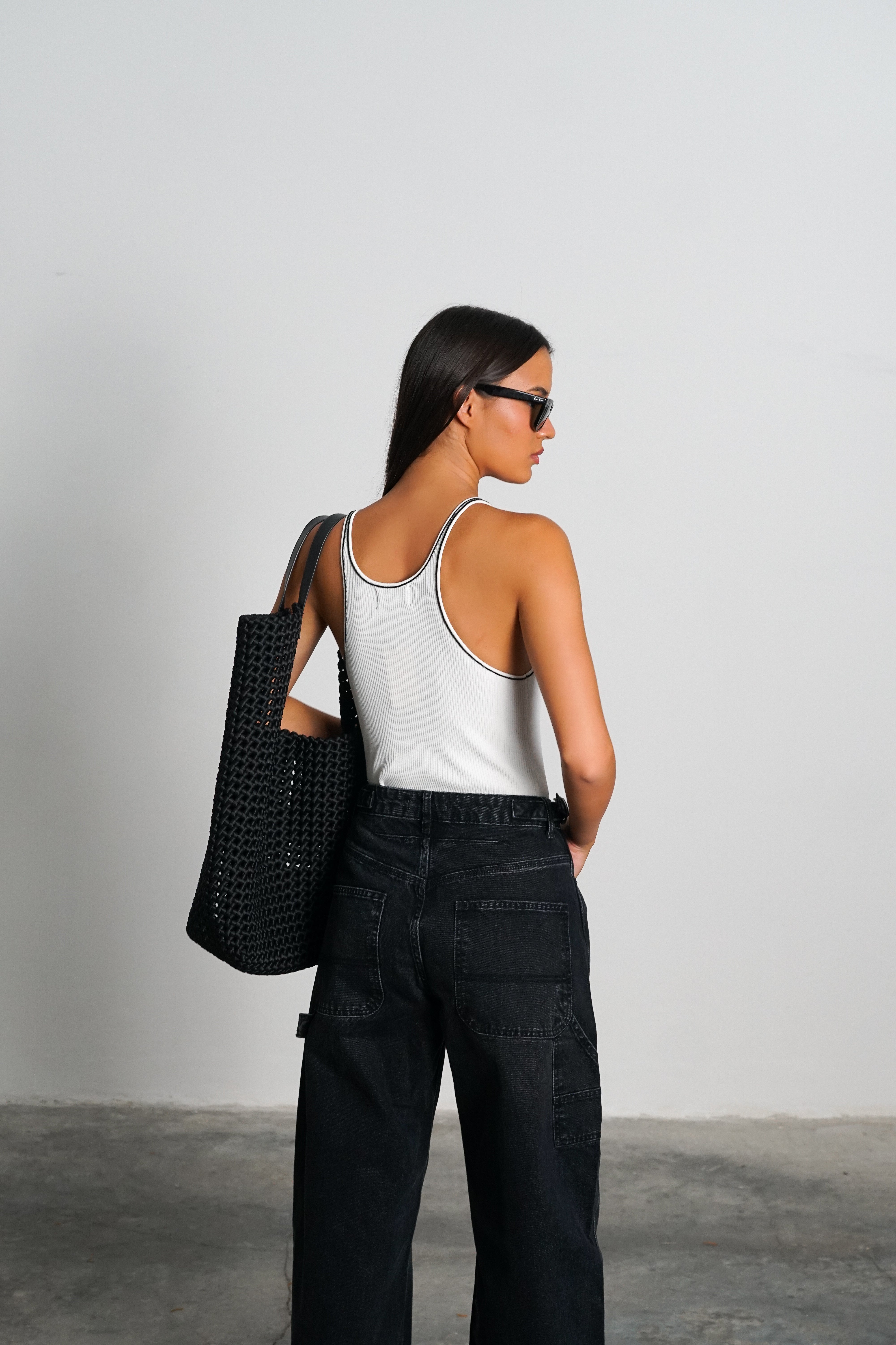 גופיית לימיט-לבן