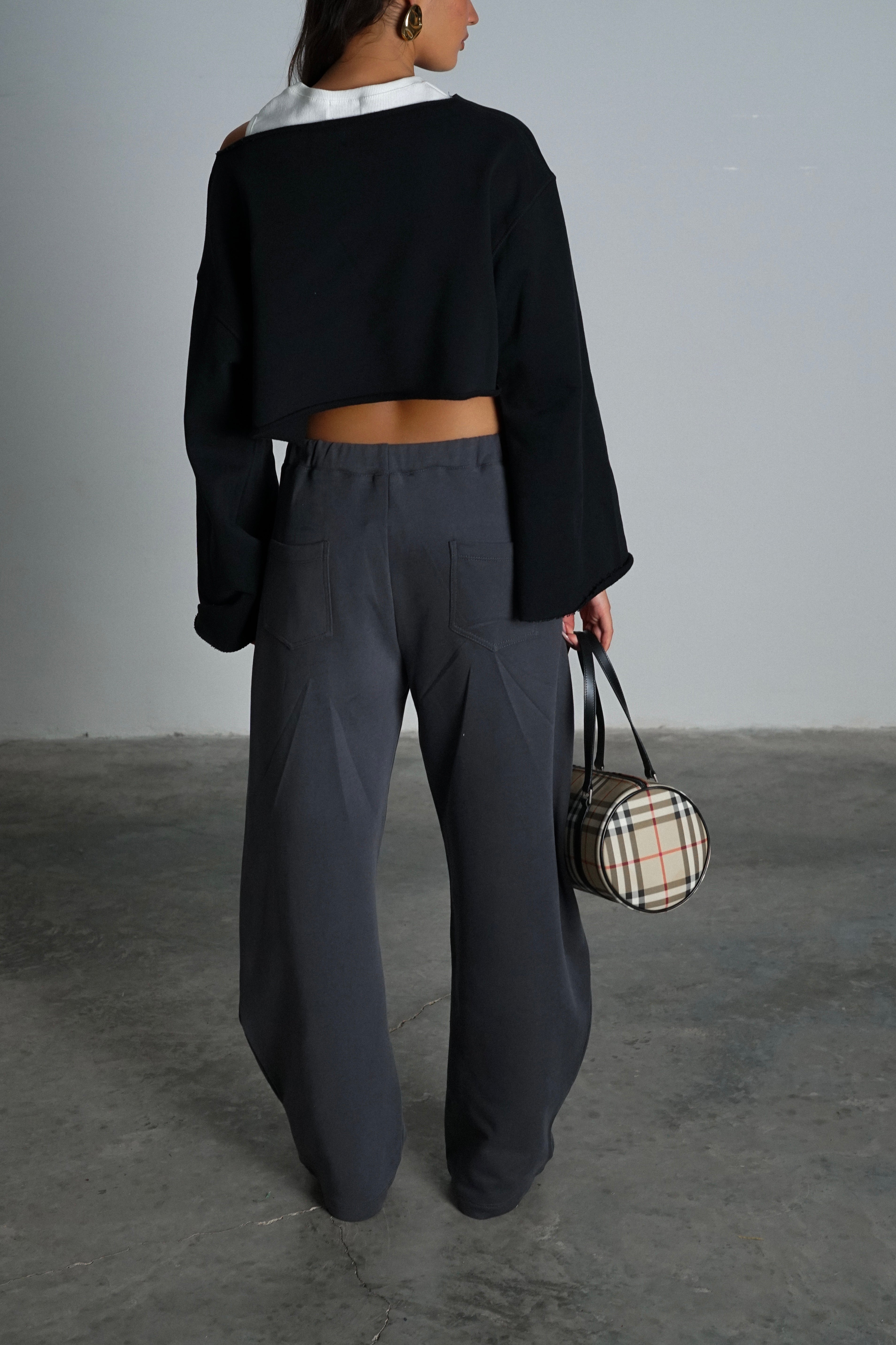 חולצת פירולי-שחור