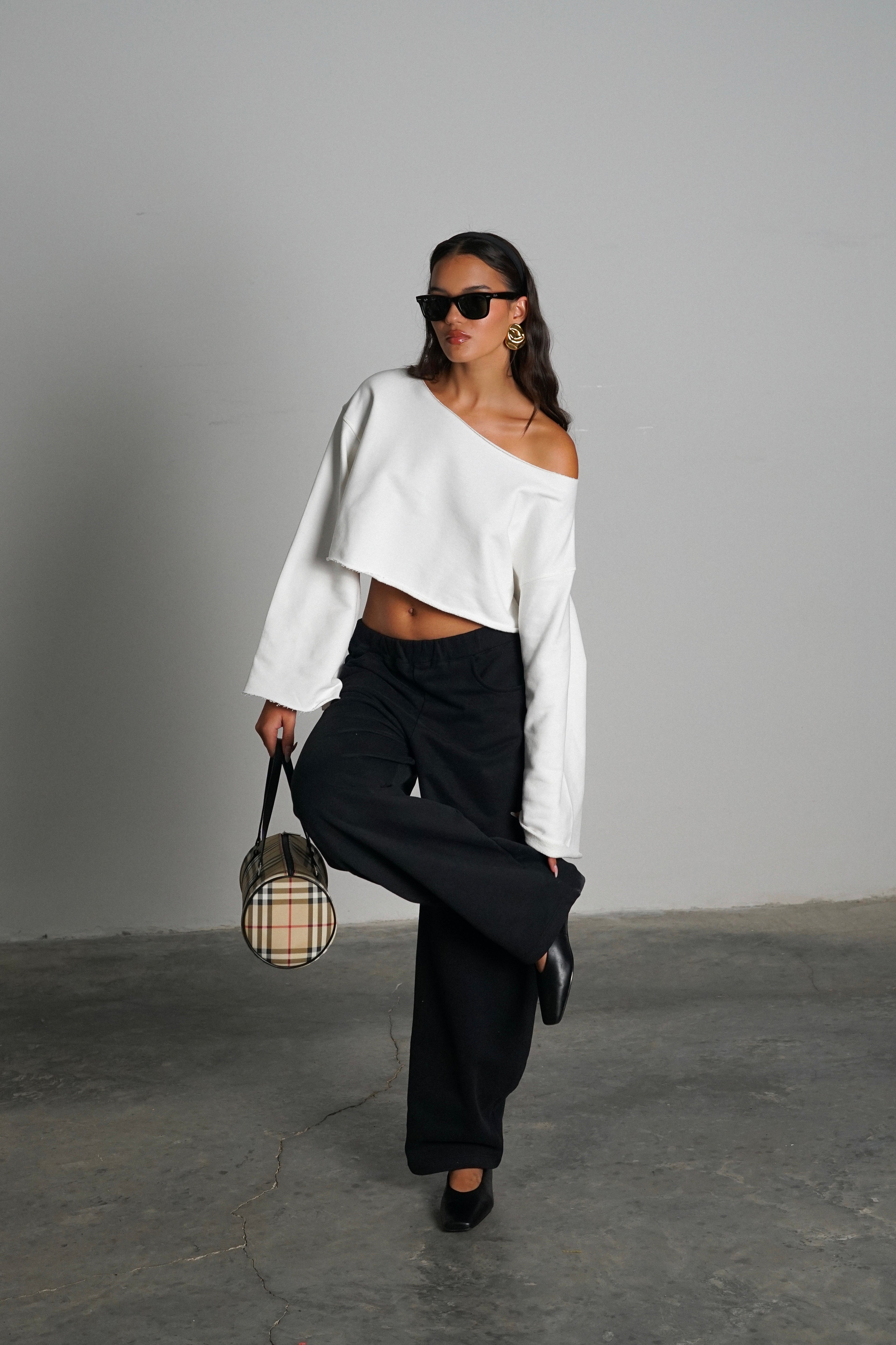 חולצת פירולי-לבן