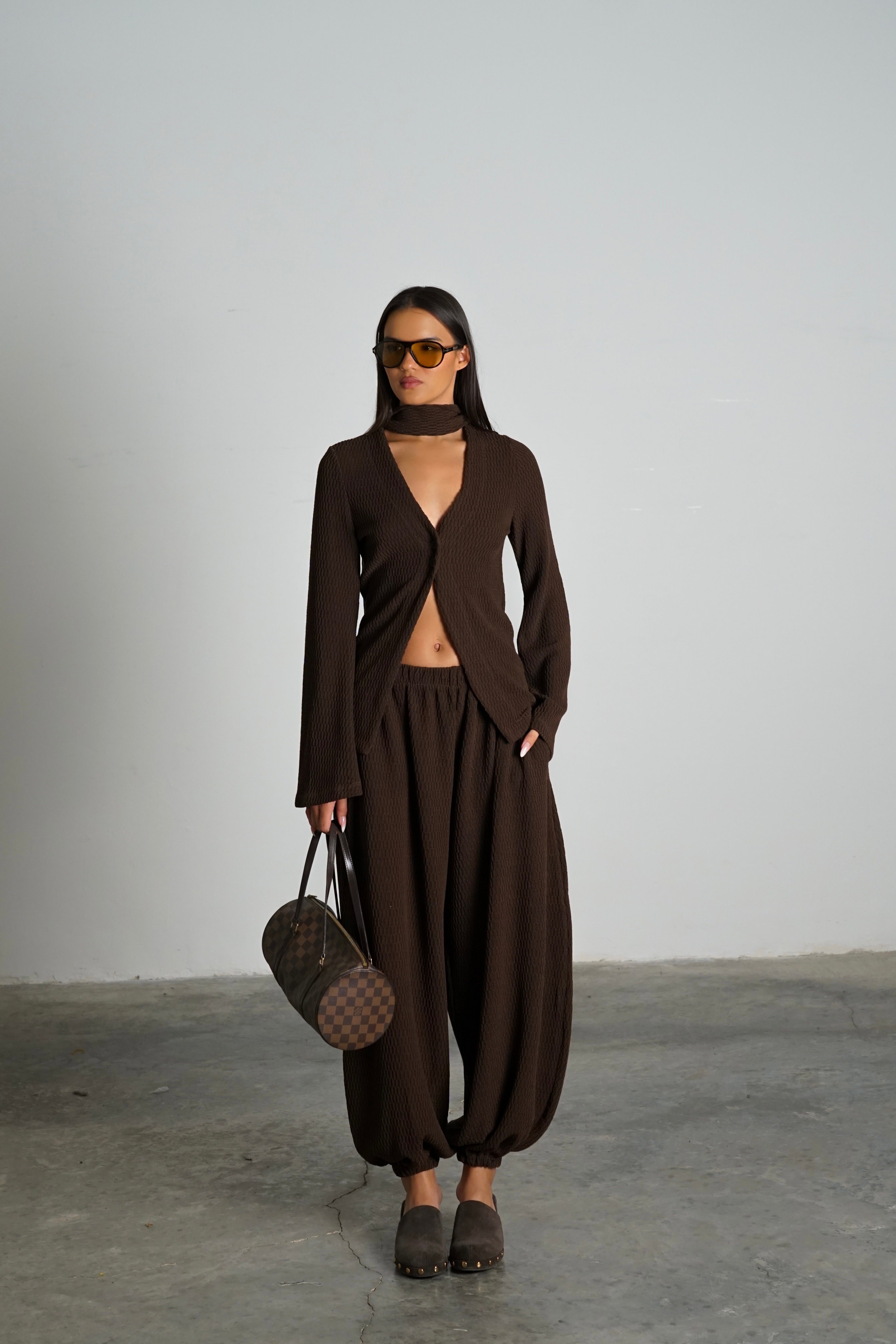 חליפת סאבלט-חום