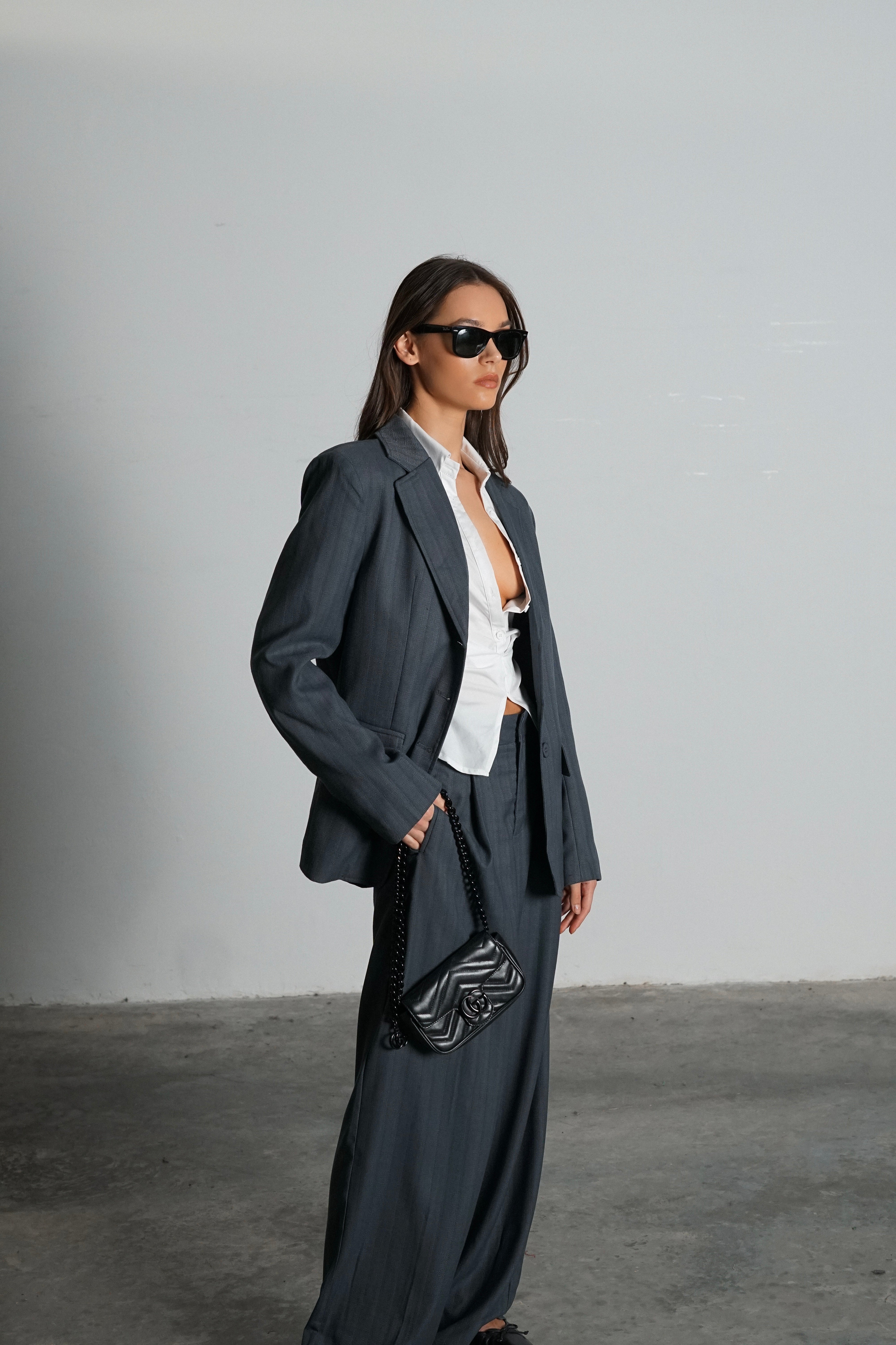 חליפת ארקאי-אפור כהה