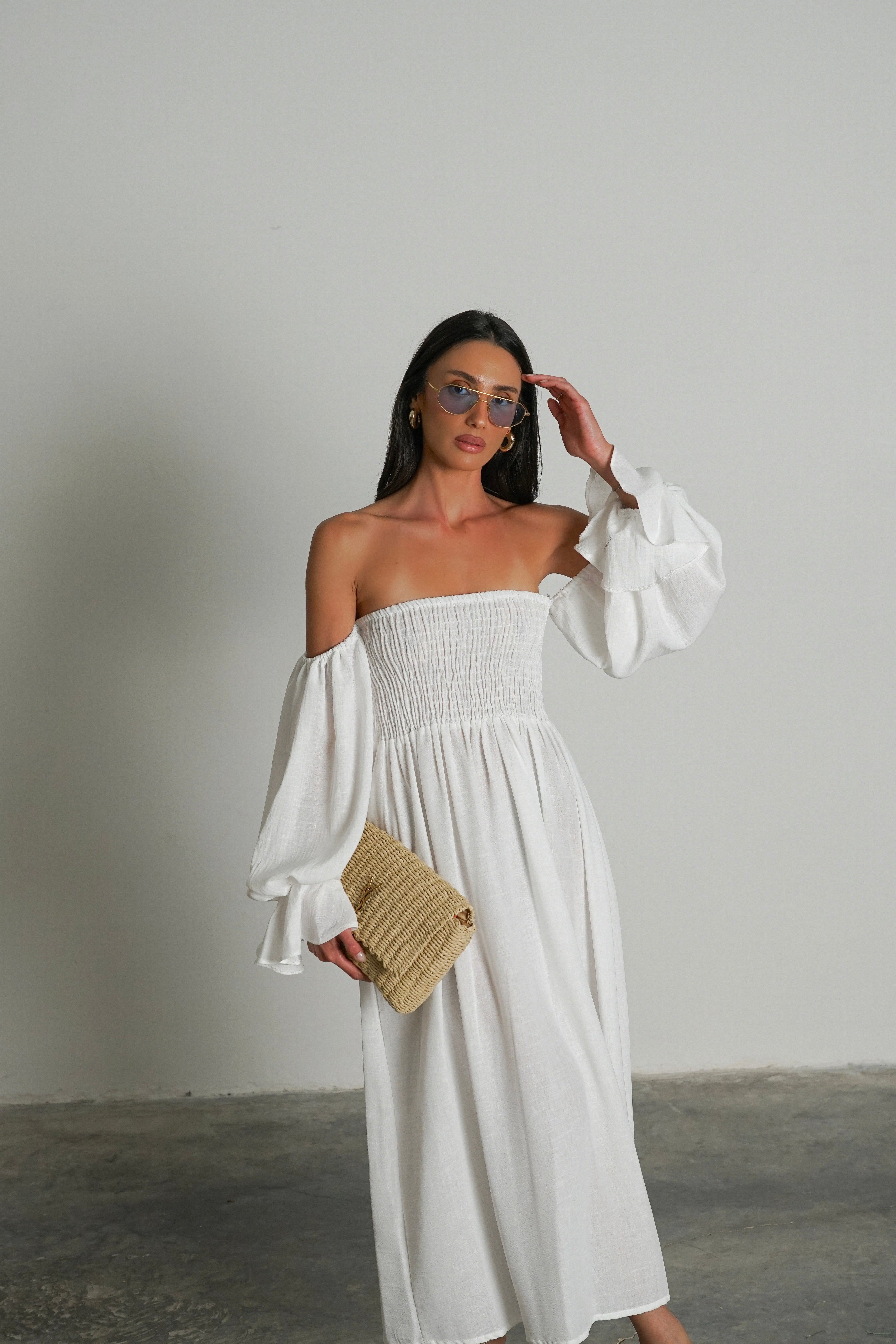 שמלת ליריקה-לבן