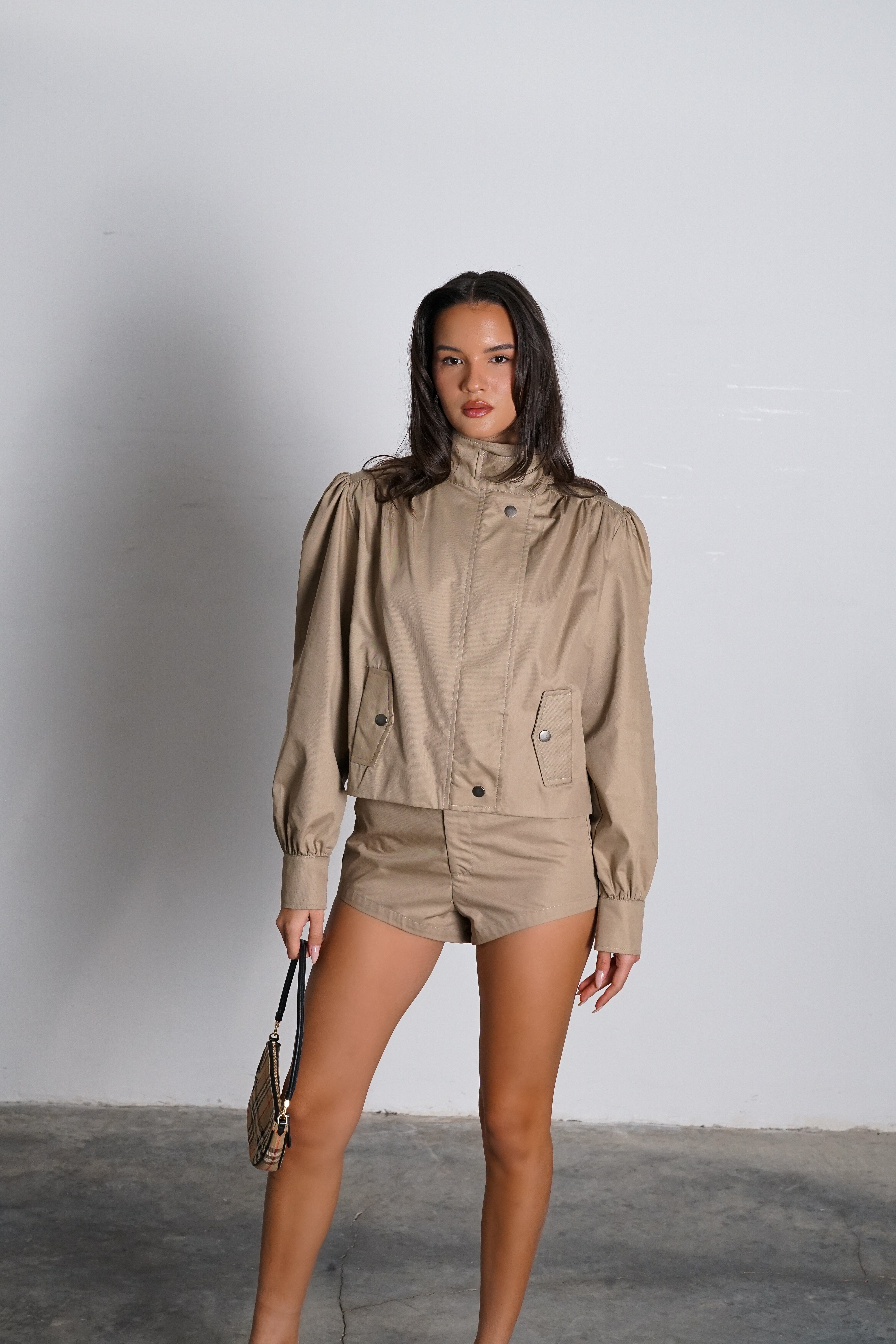 חליפת לירי-בז