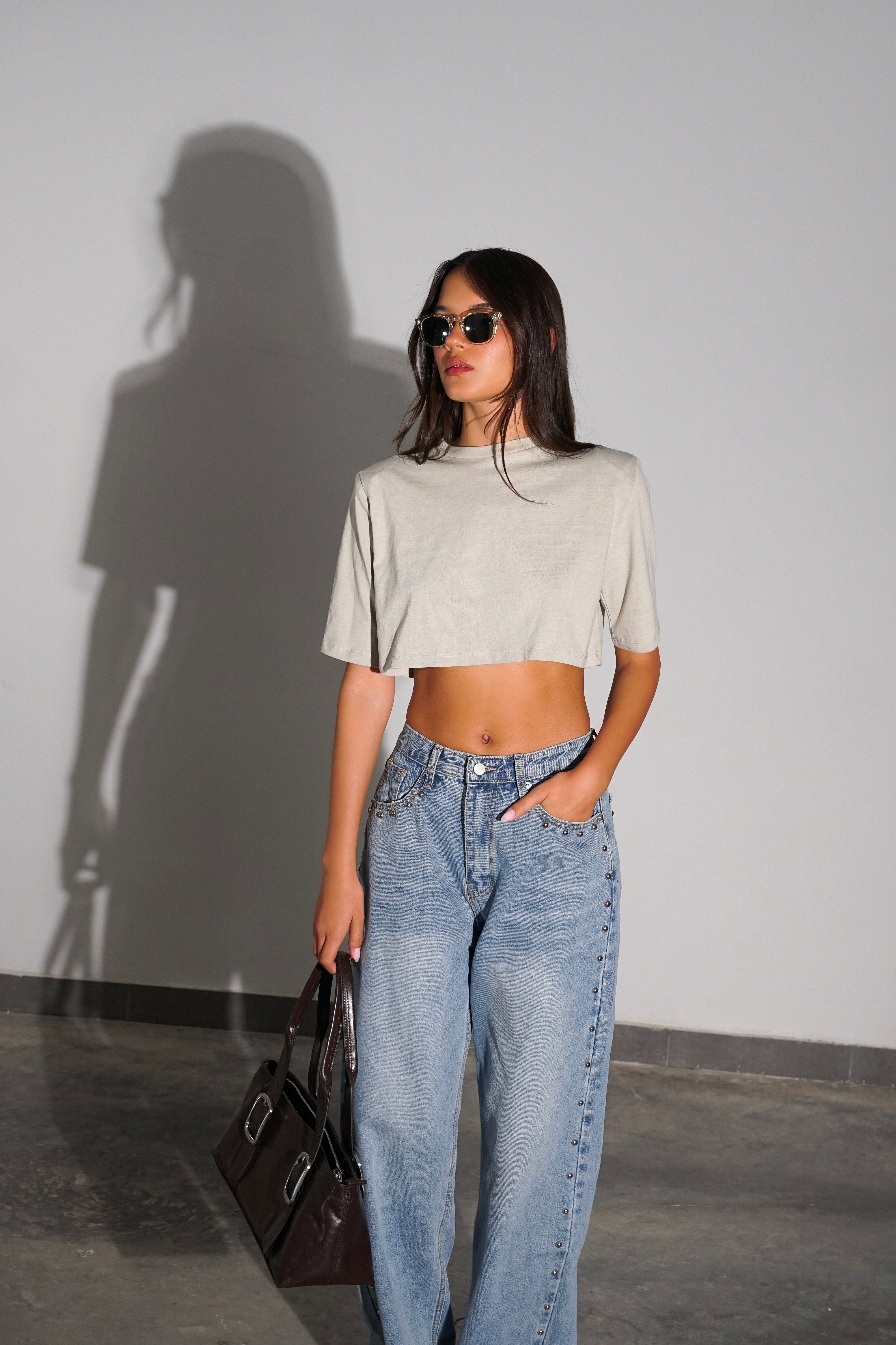 חולצת בייסיק קרופ-אבן