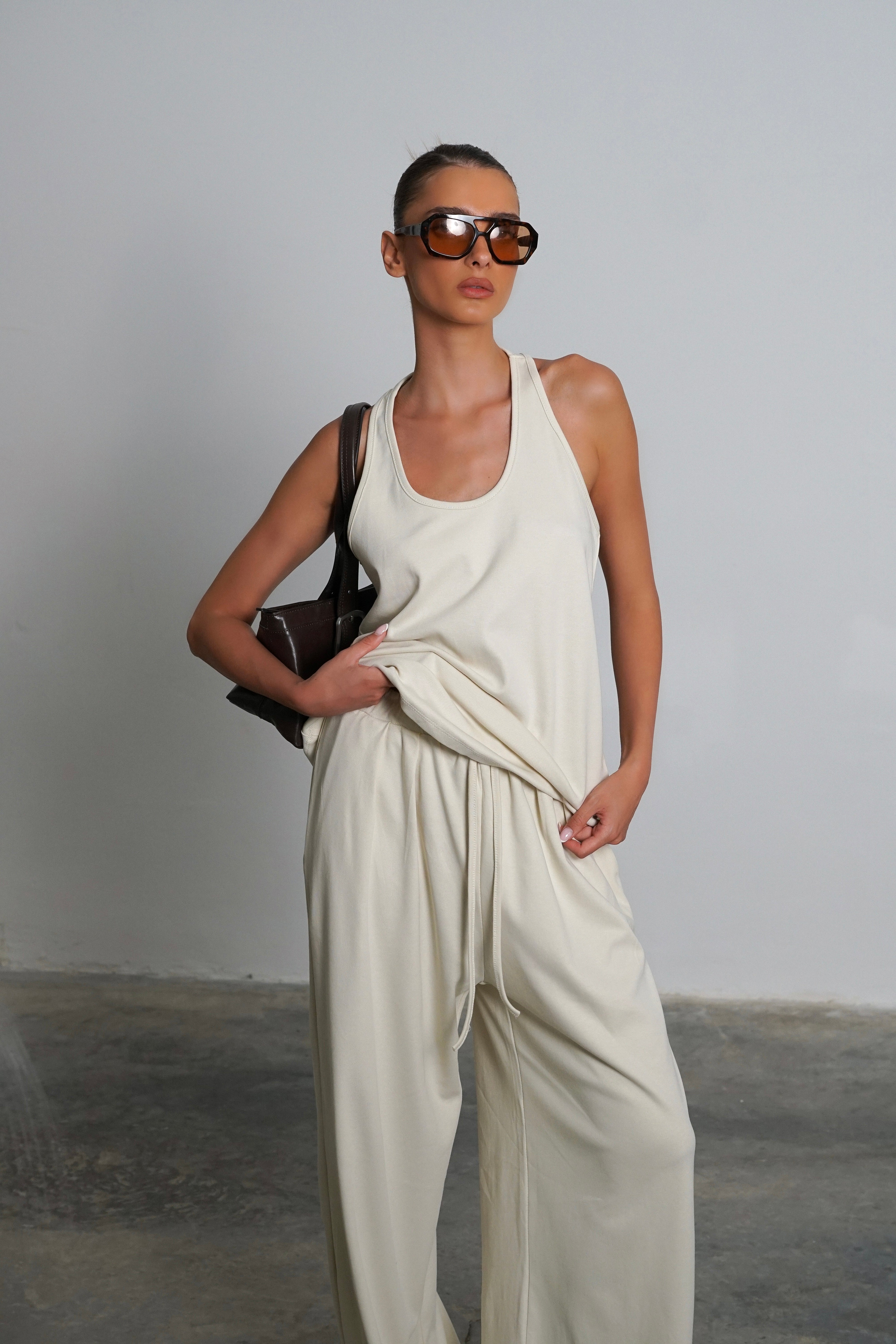 חליפת ג'ין-אבן