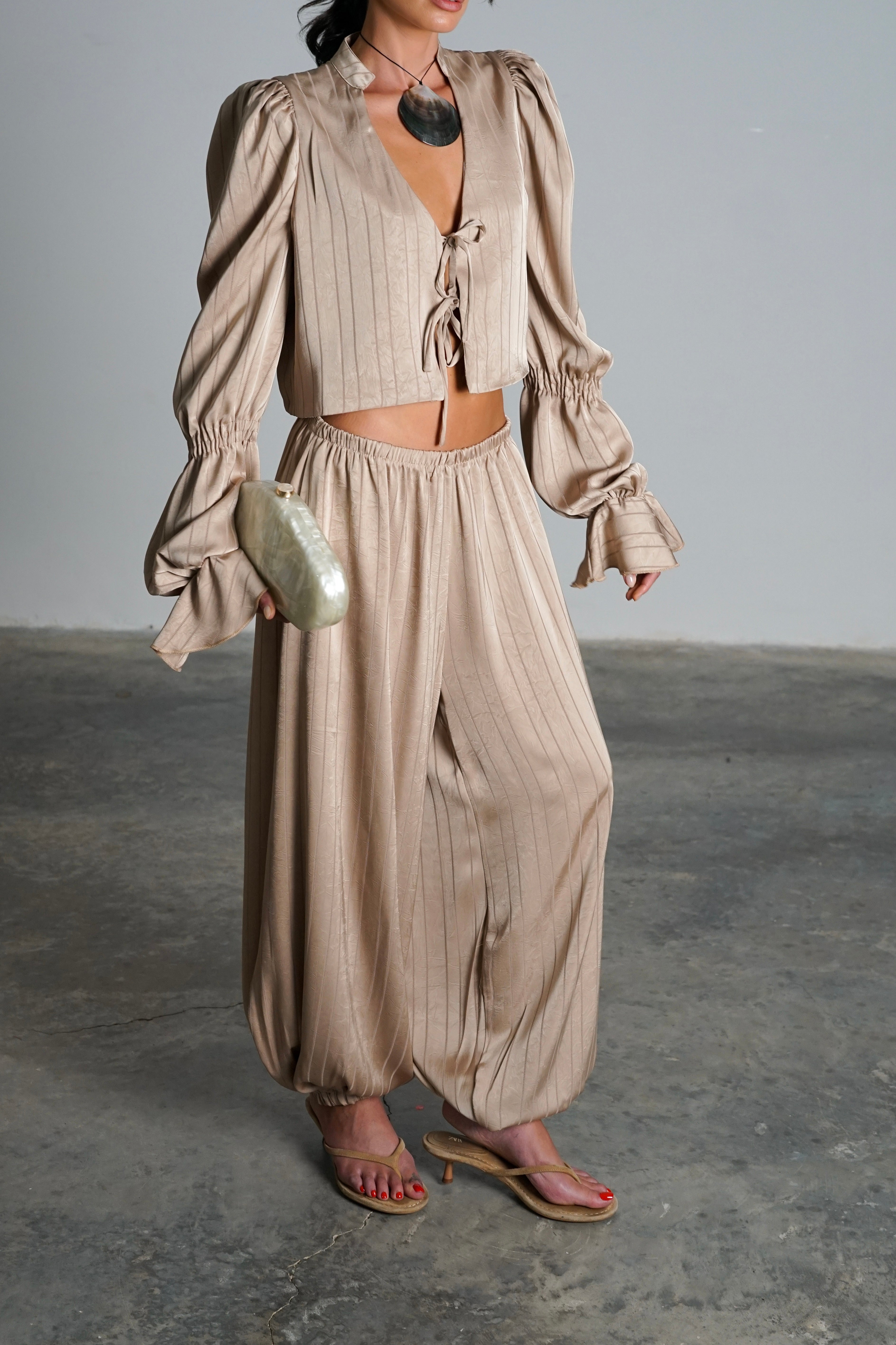 חליפת דלוני-שמפניה