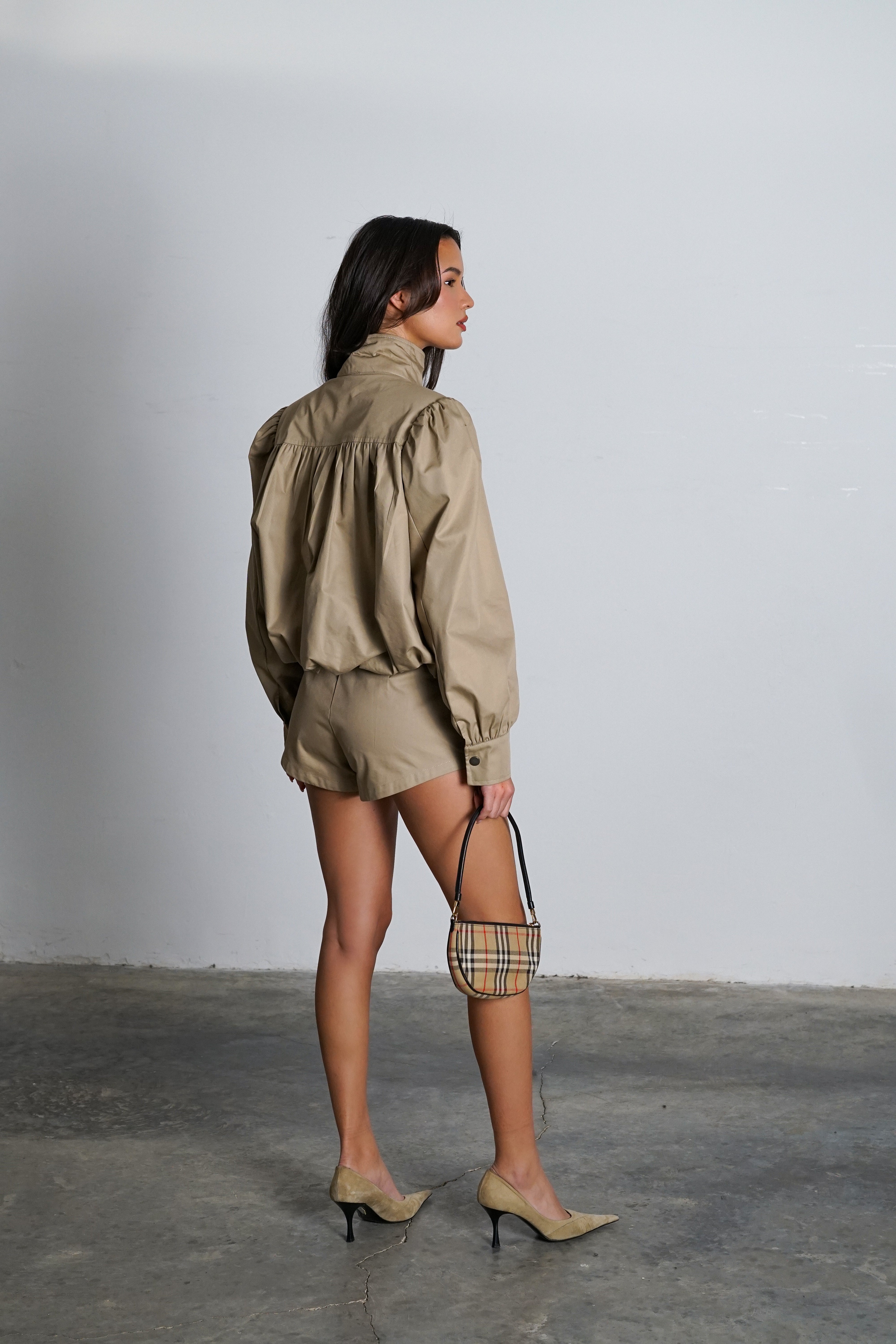 חליפת לירי-בז