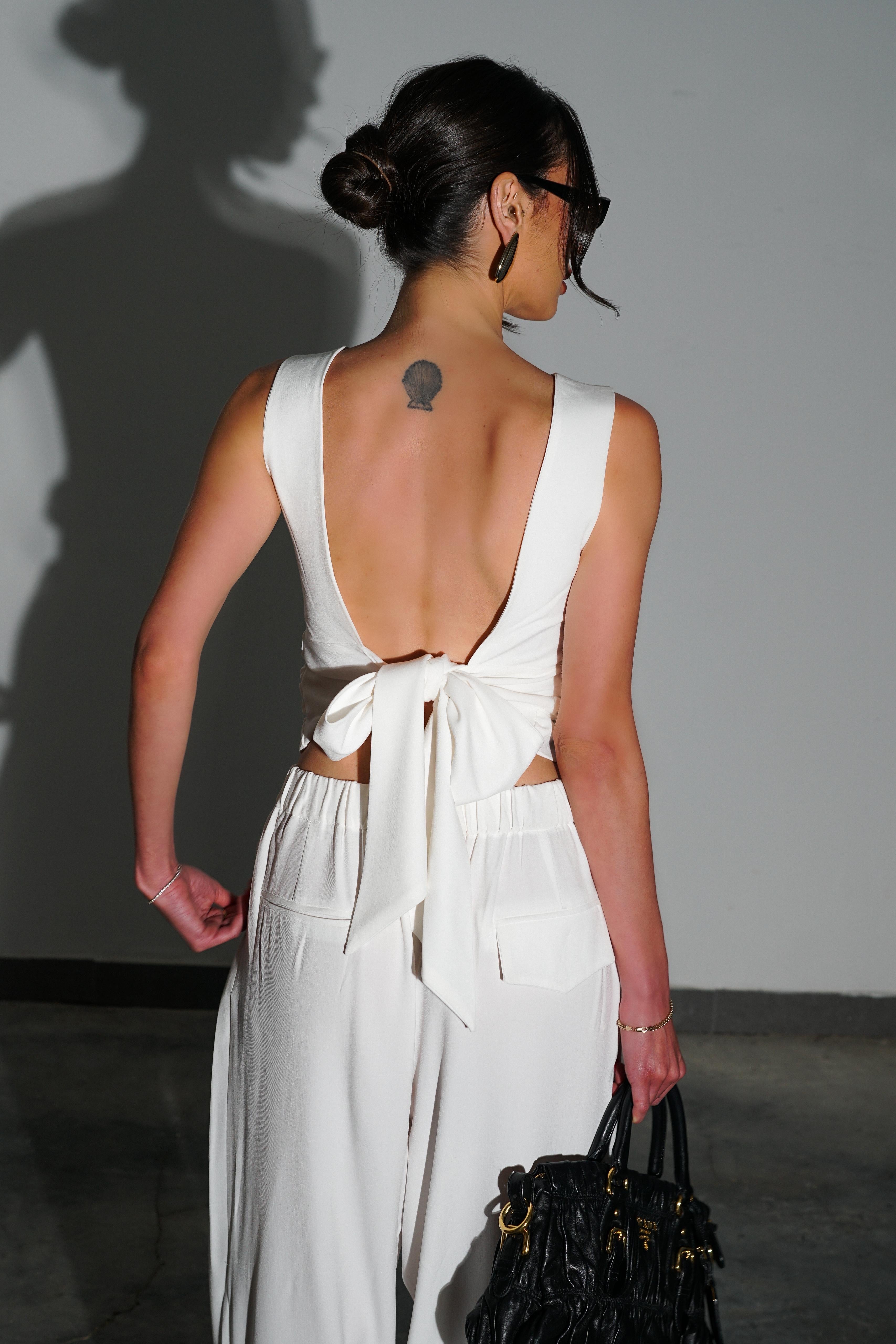 חליפת רולטה-לבן