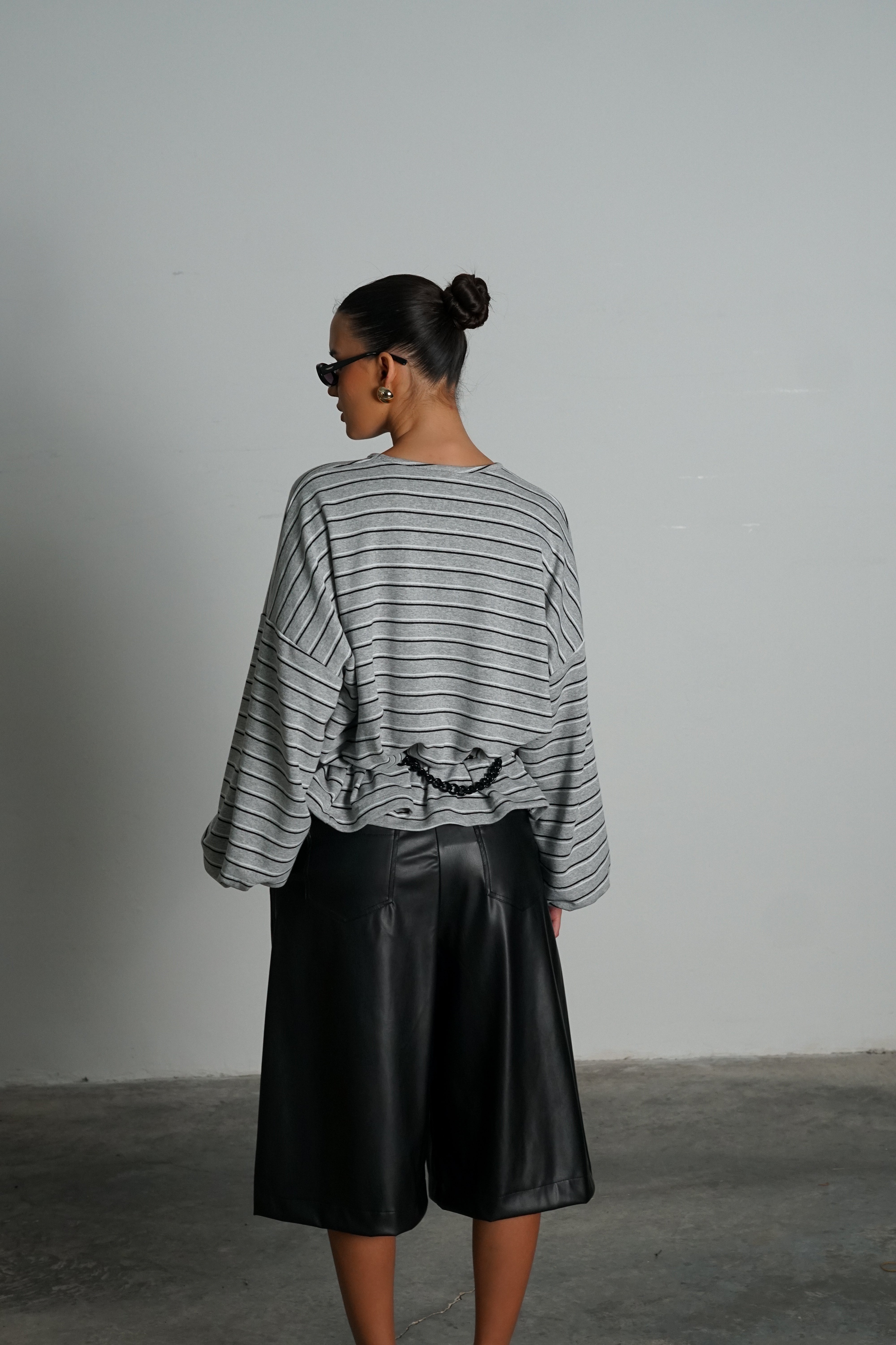 חולצת מייבי-אפור