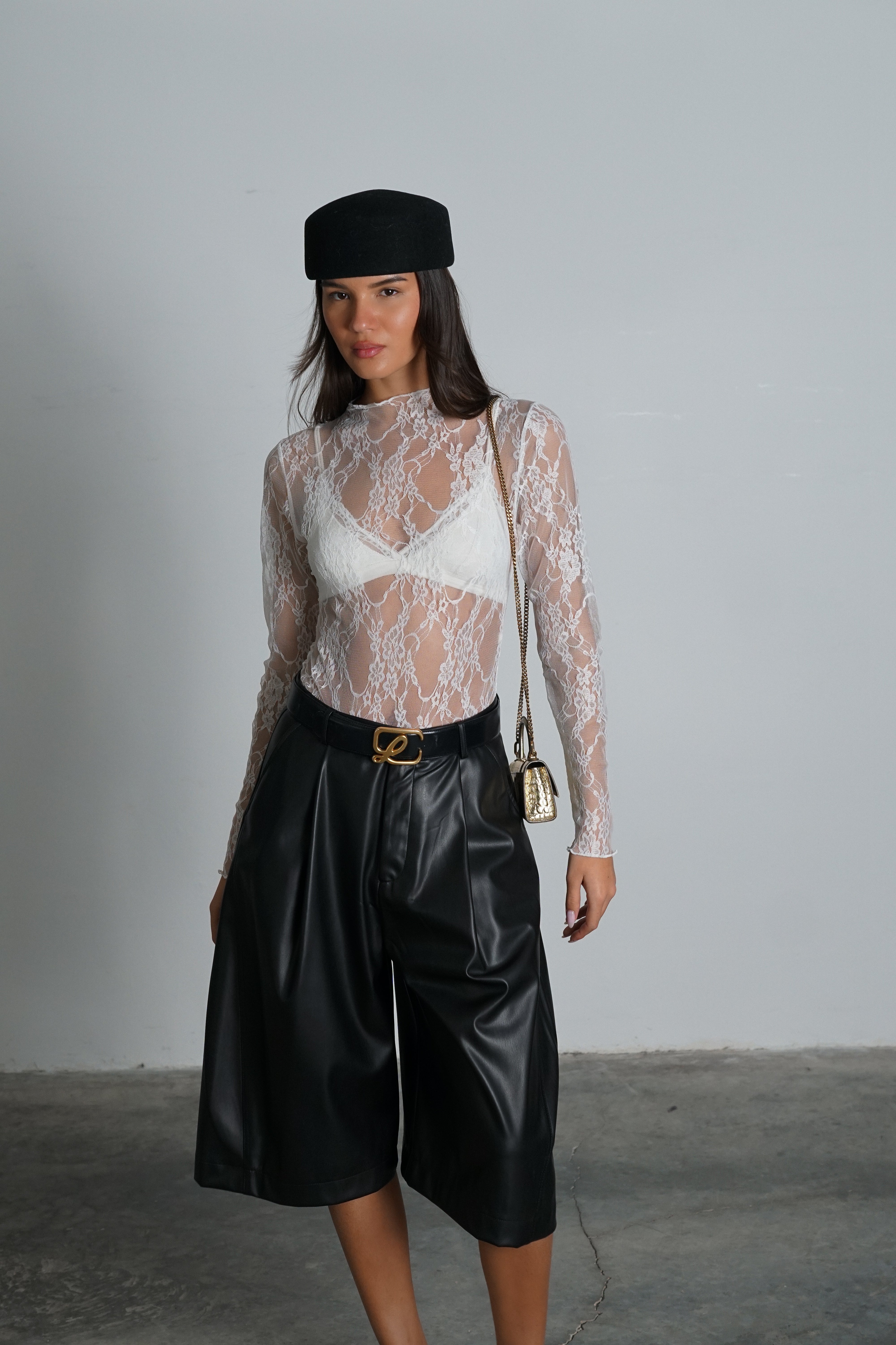 בגד גוף פריורטרי-לבן