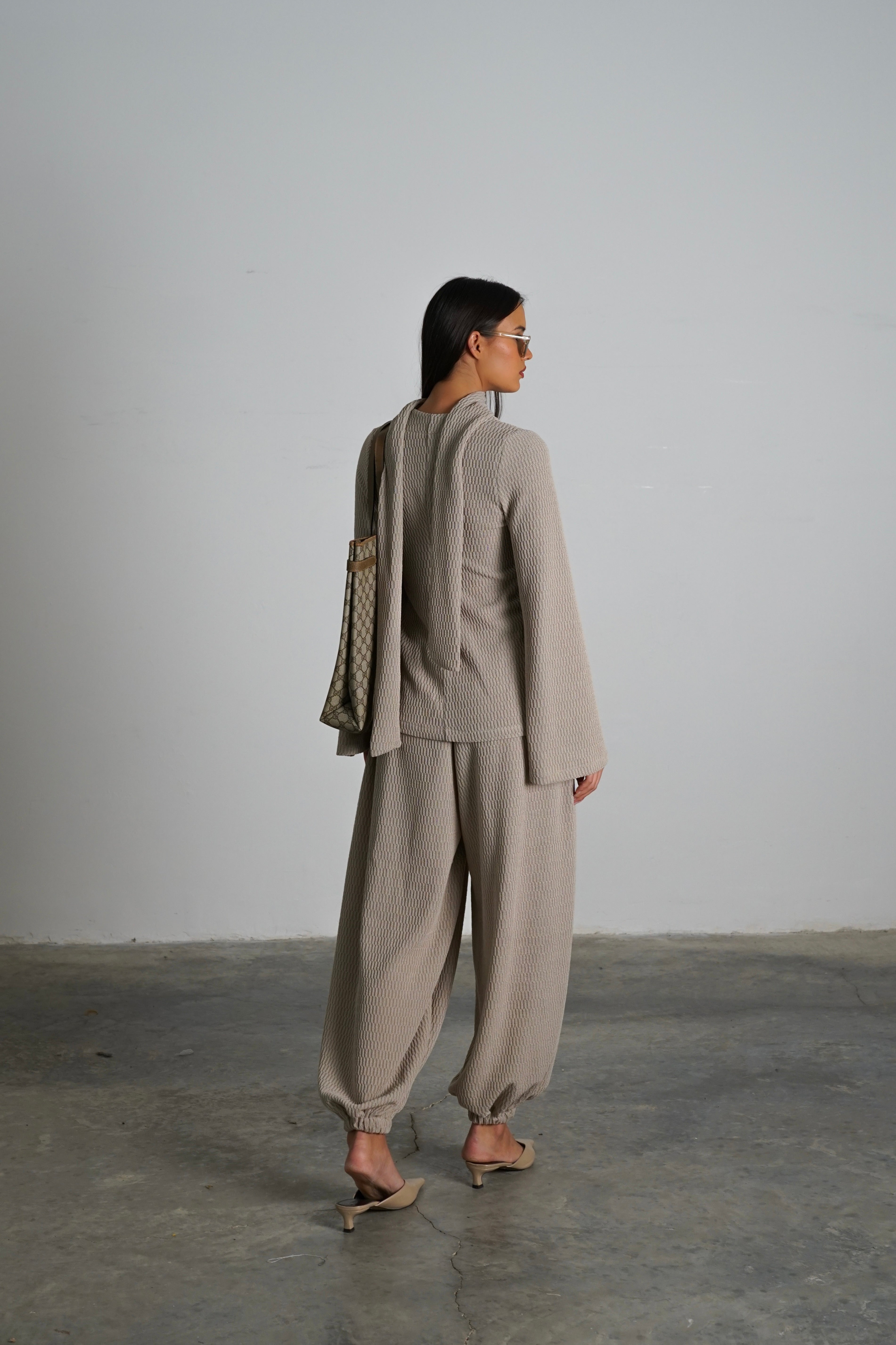 חליפת סאבלט-מוקה