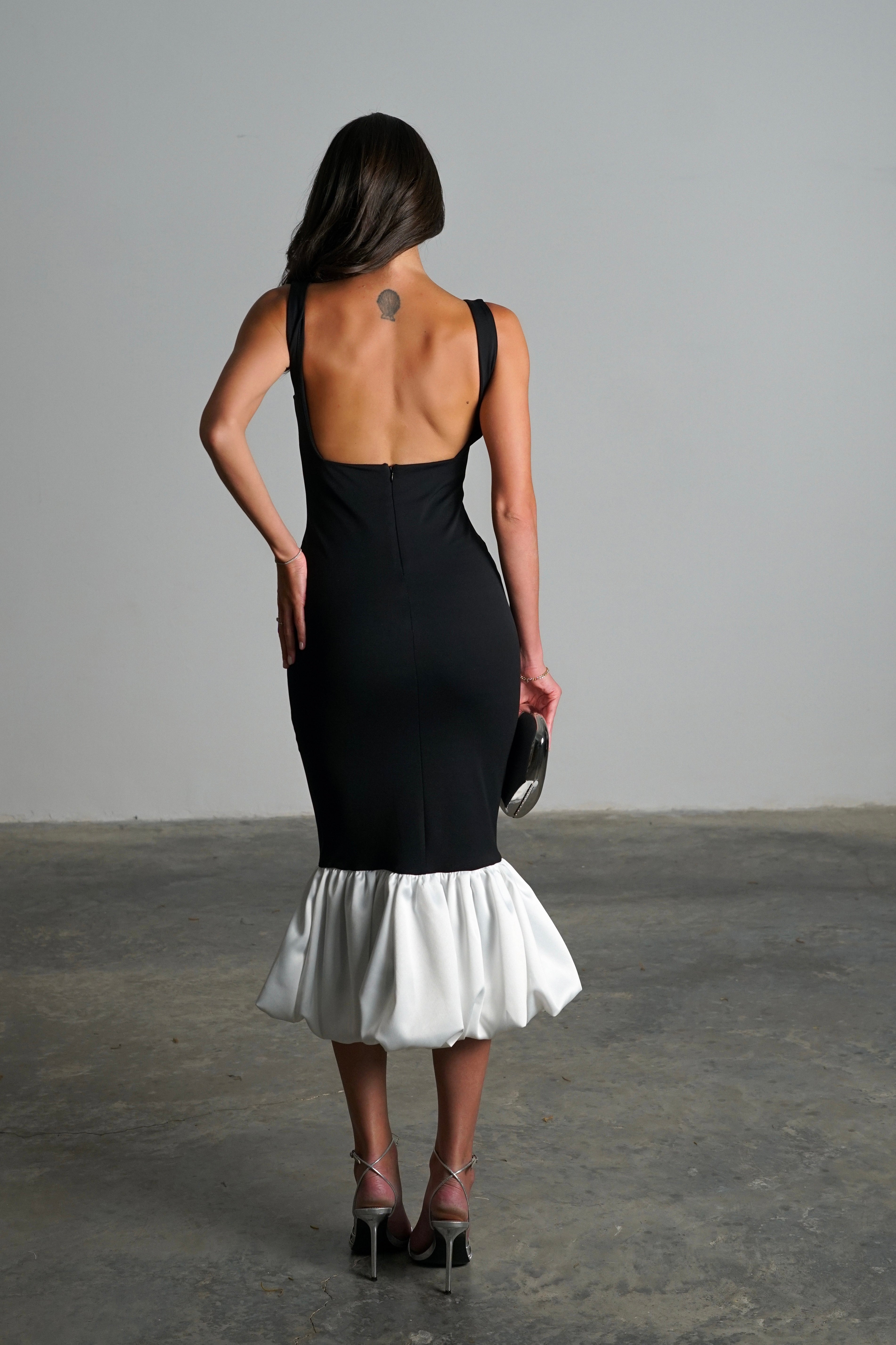 שמלת סלוודור-לבן