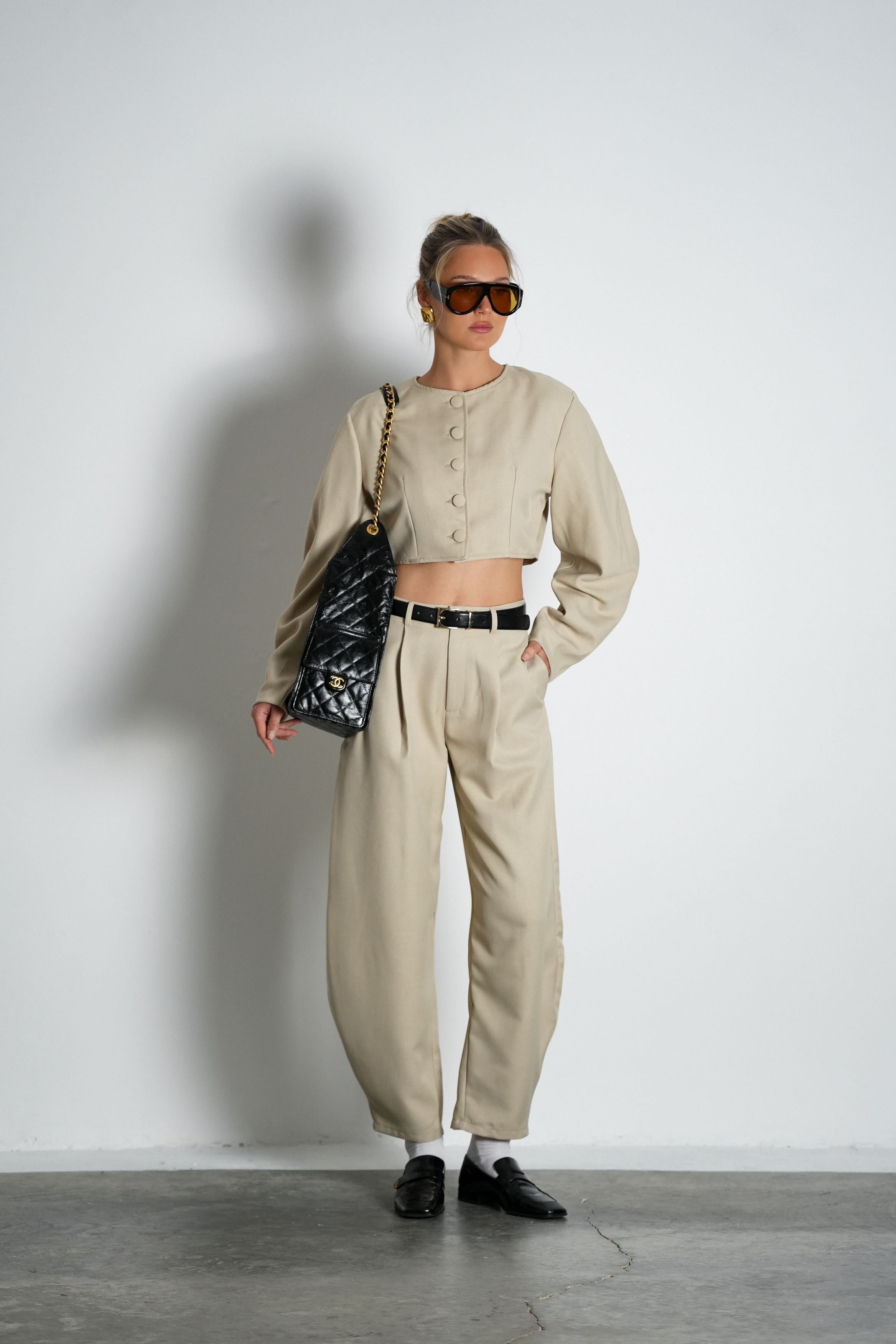 חליפת מדי-בז