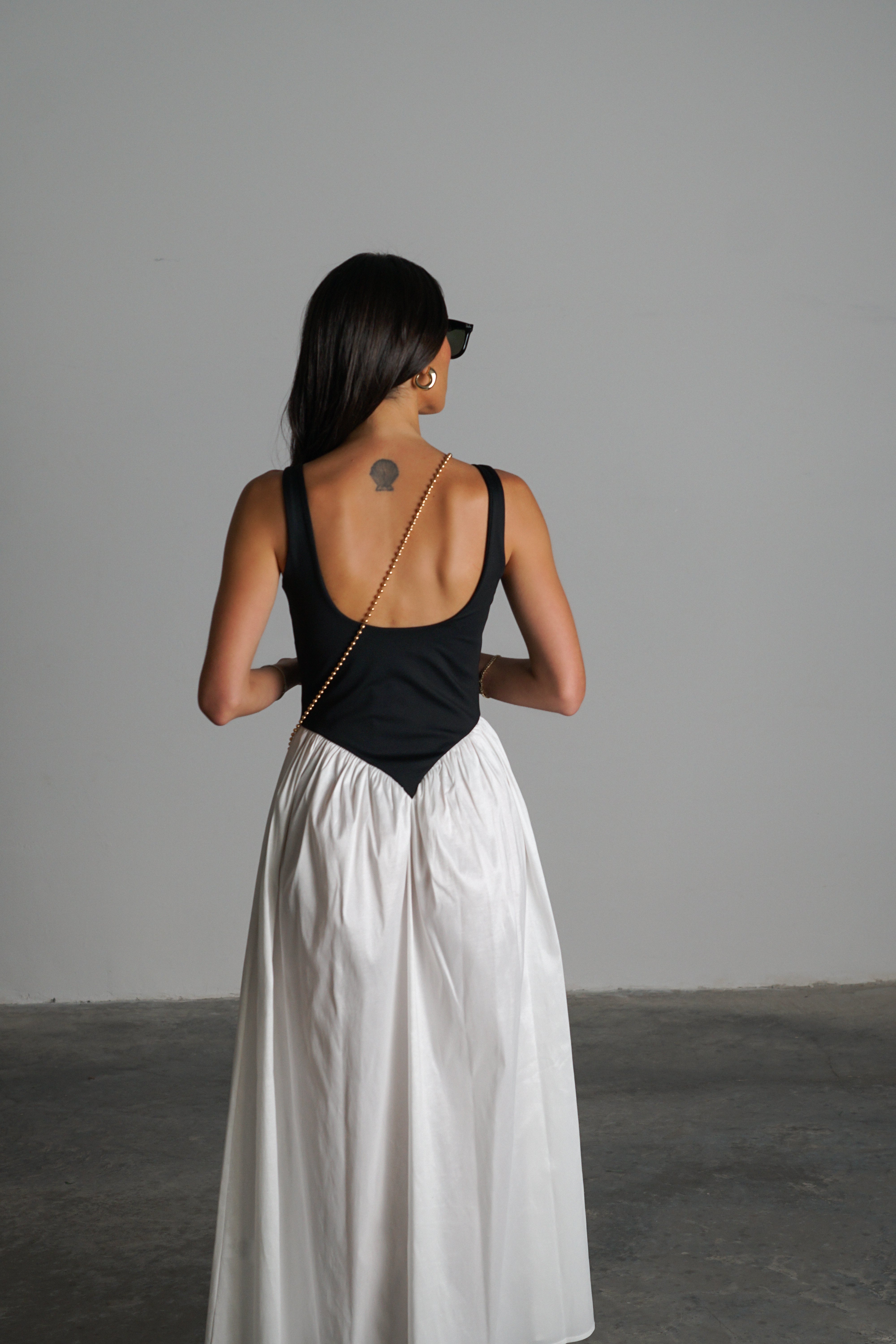 שמלת ווקר-לבן