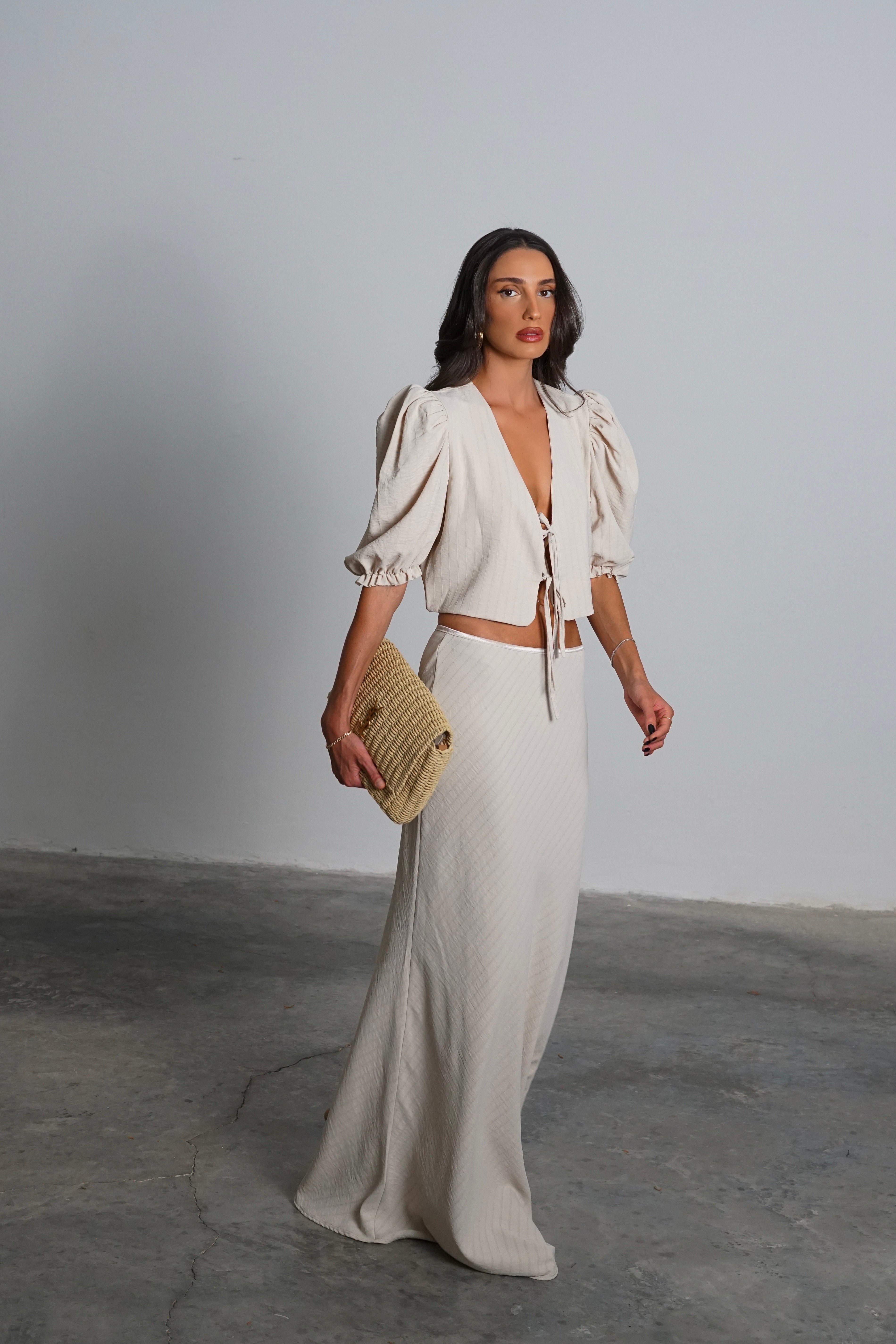 חליפת לאורה-אבן