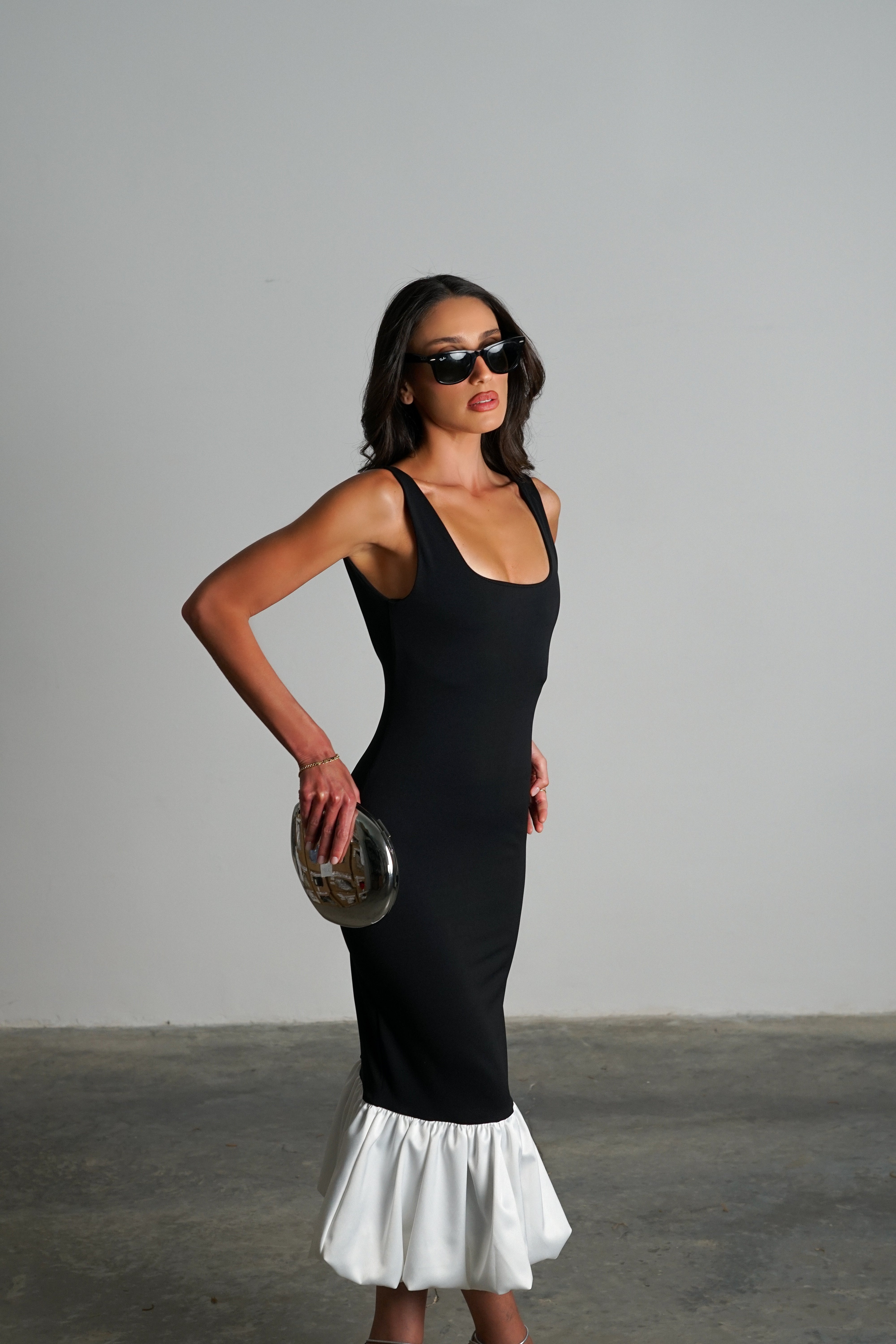 שמלת סלוודור-לבן