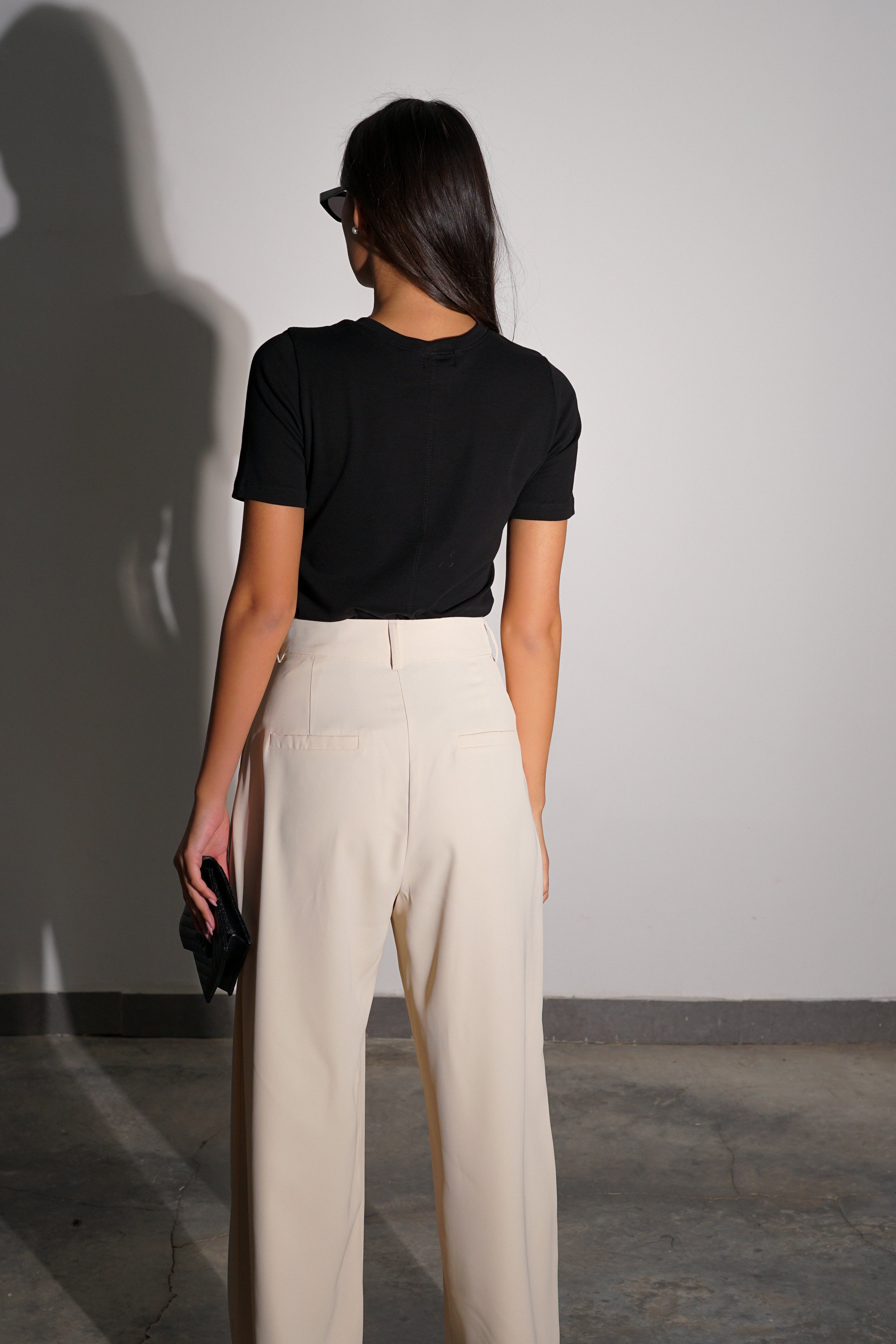 חולצת בייסיק טי-שחור