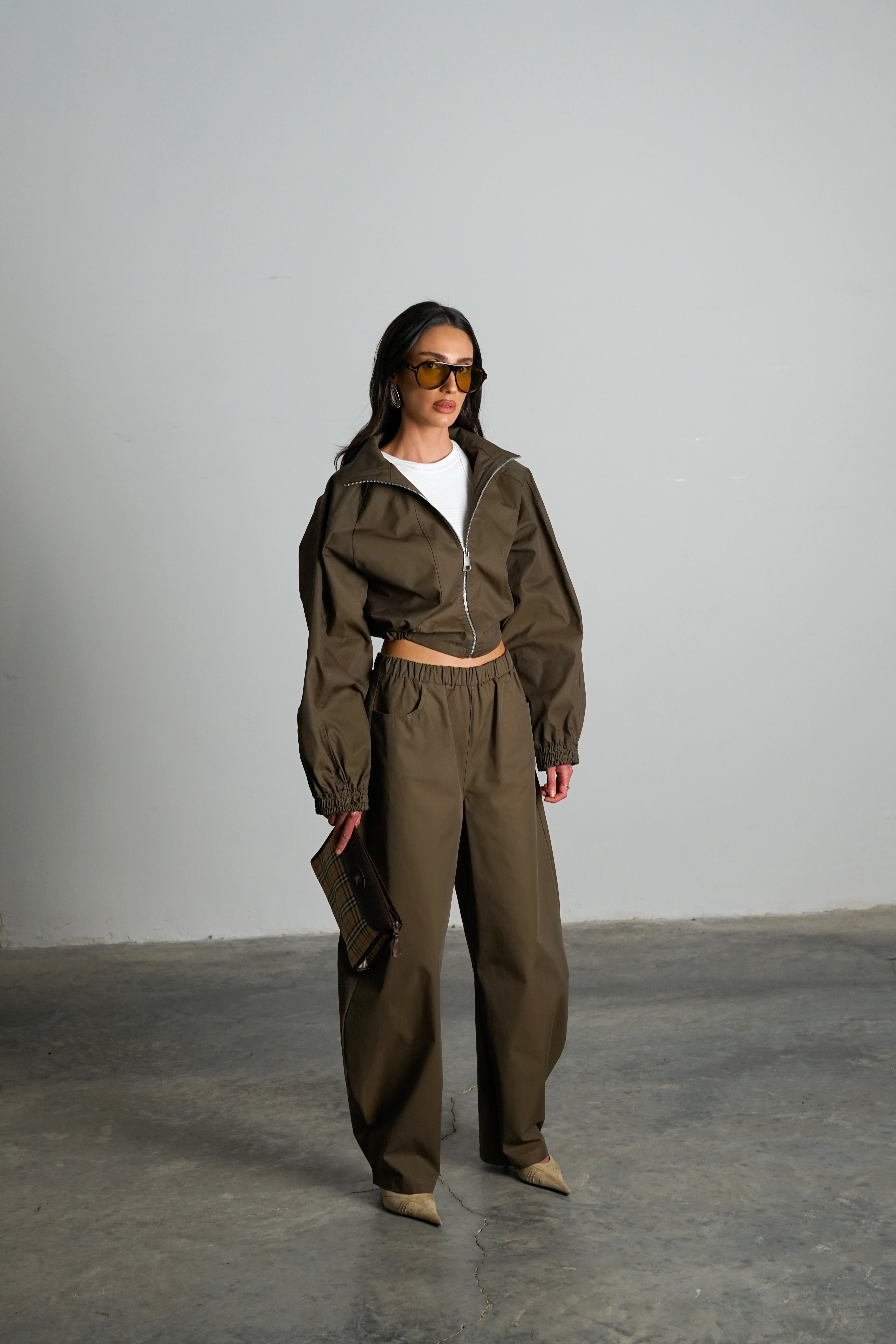 חליפת אסטל-ירוק זית