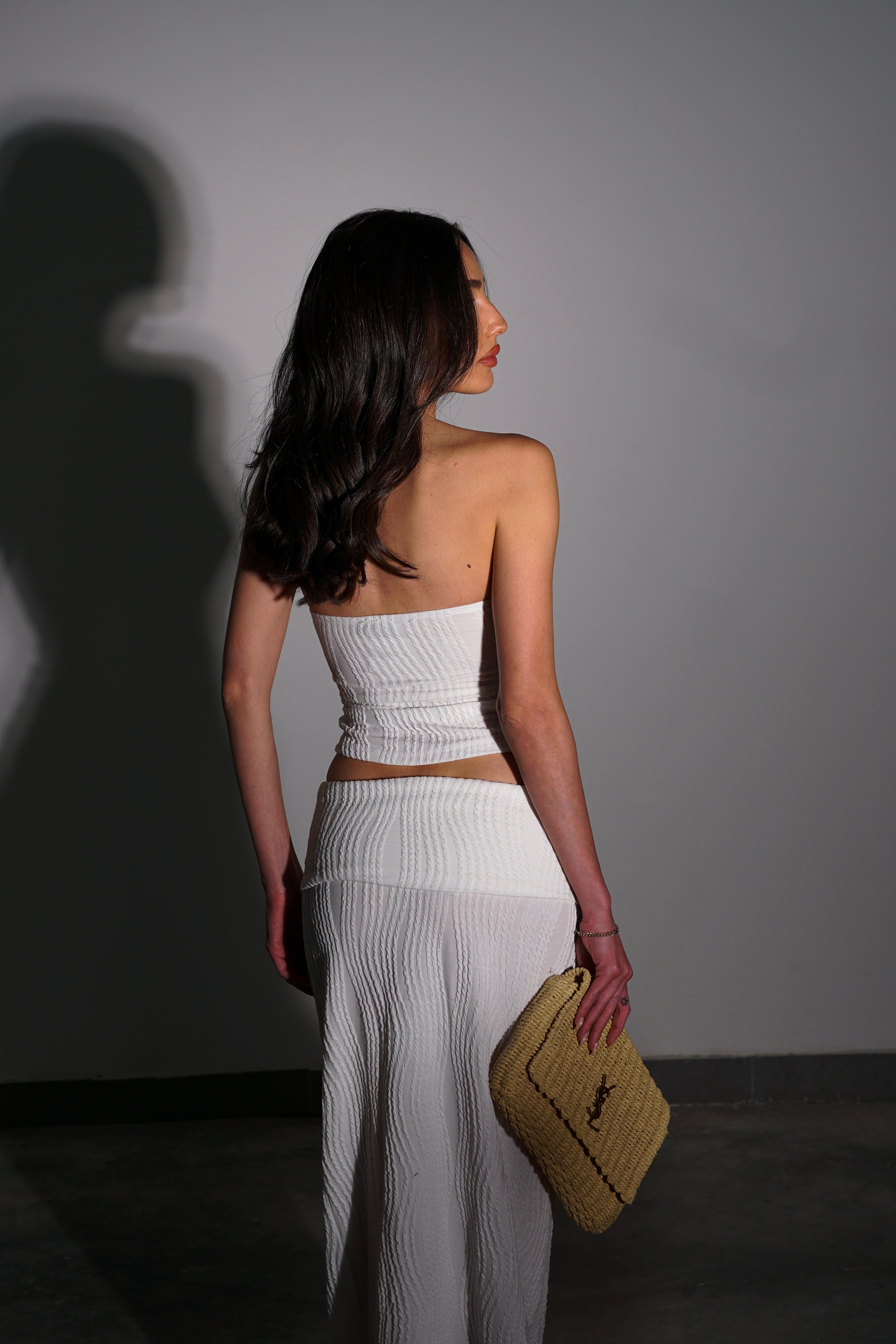 חליפת טיבאלו-לבן