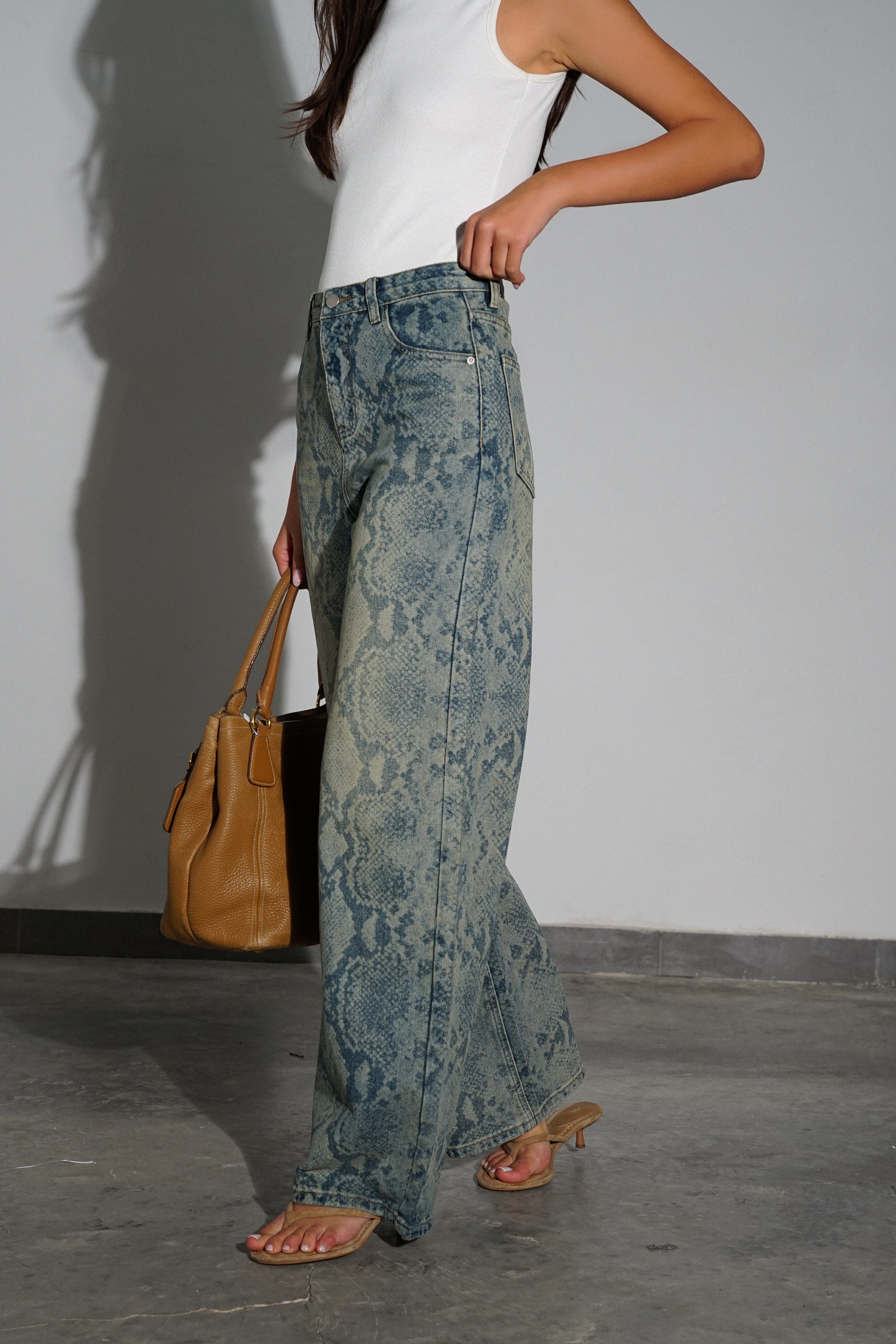 ג'ינס סנייק