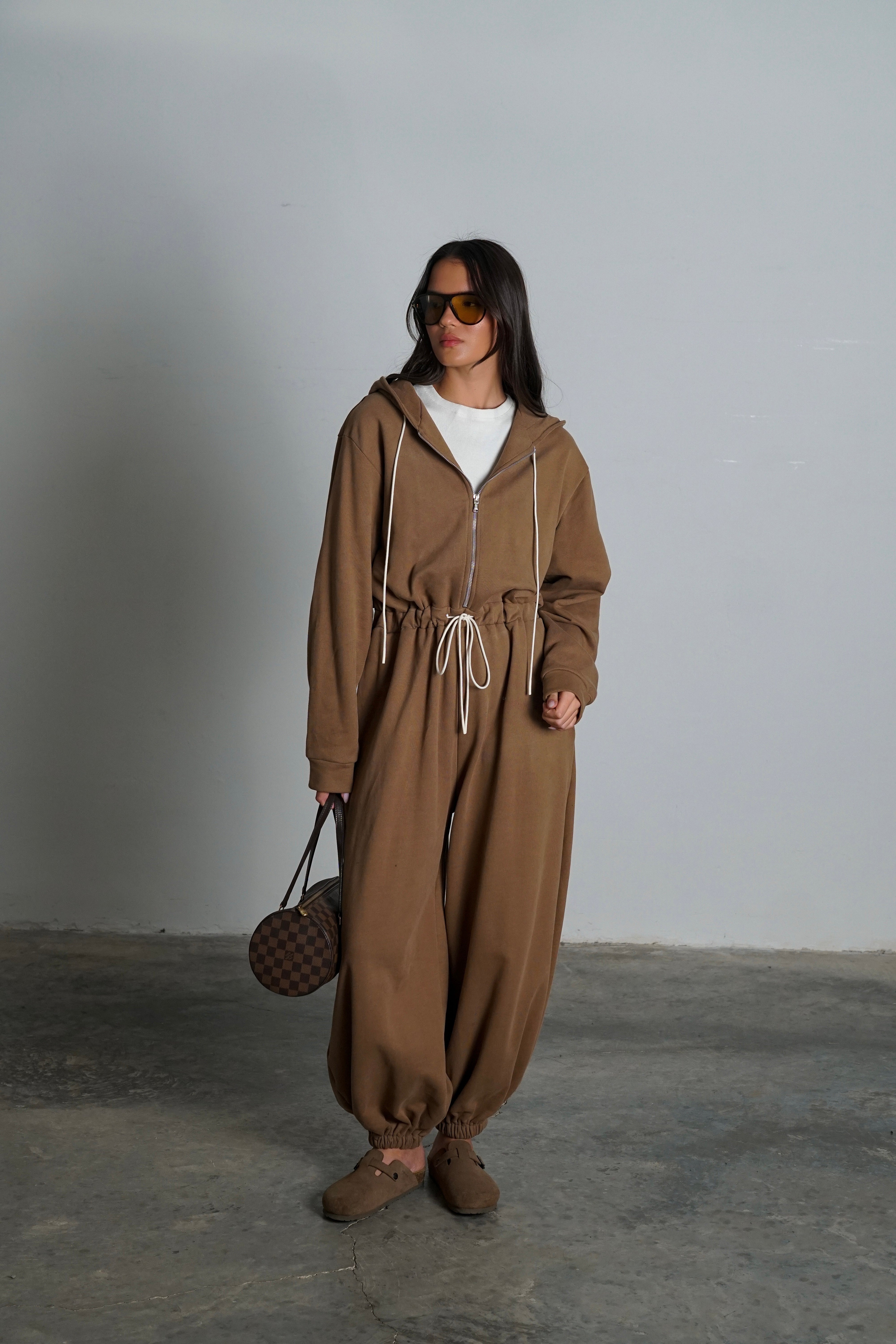 אוברול פטרישה-מוקה