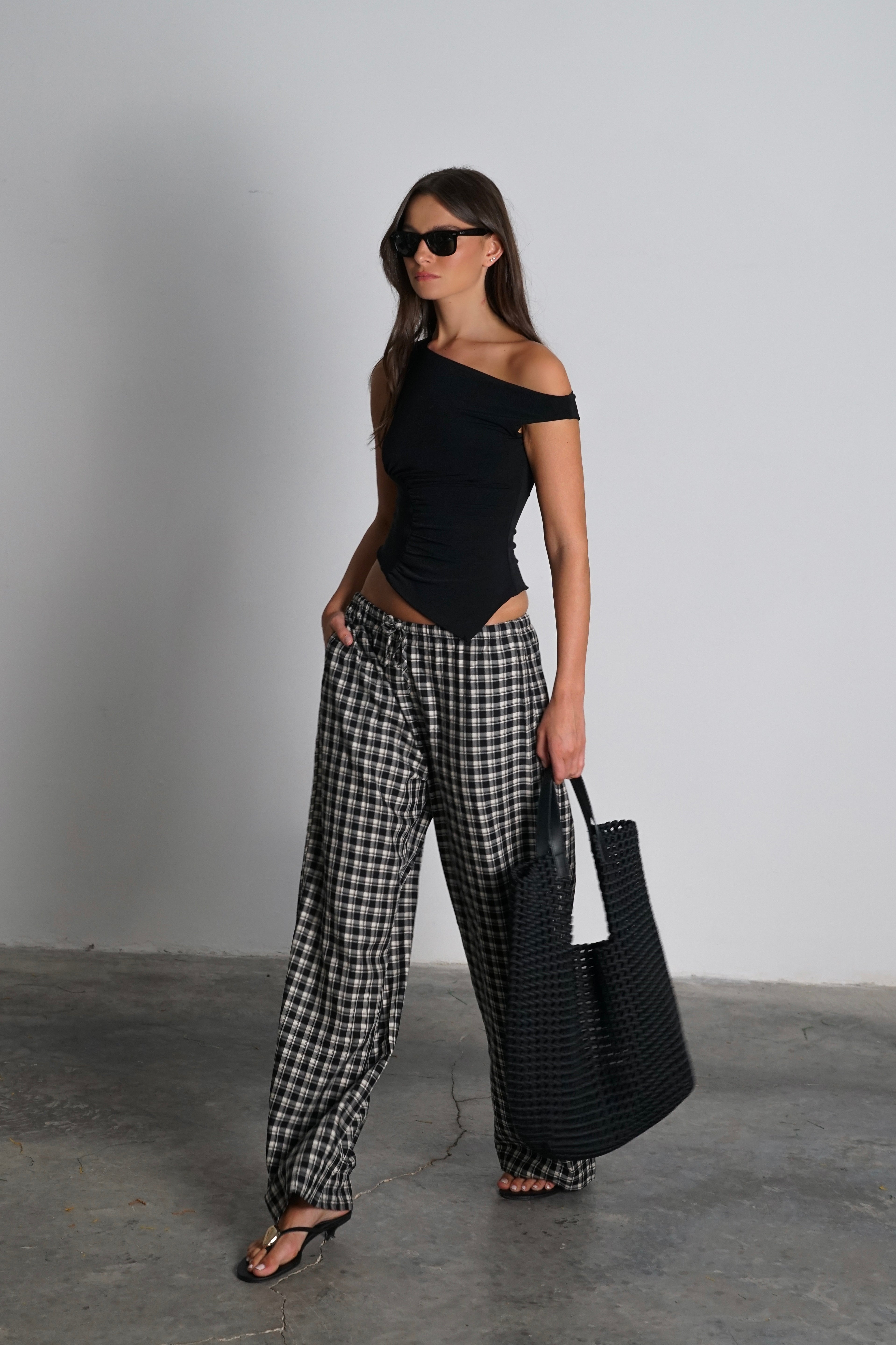 גופיית אמבר-שחור