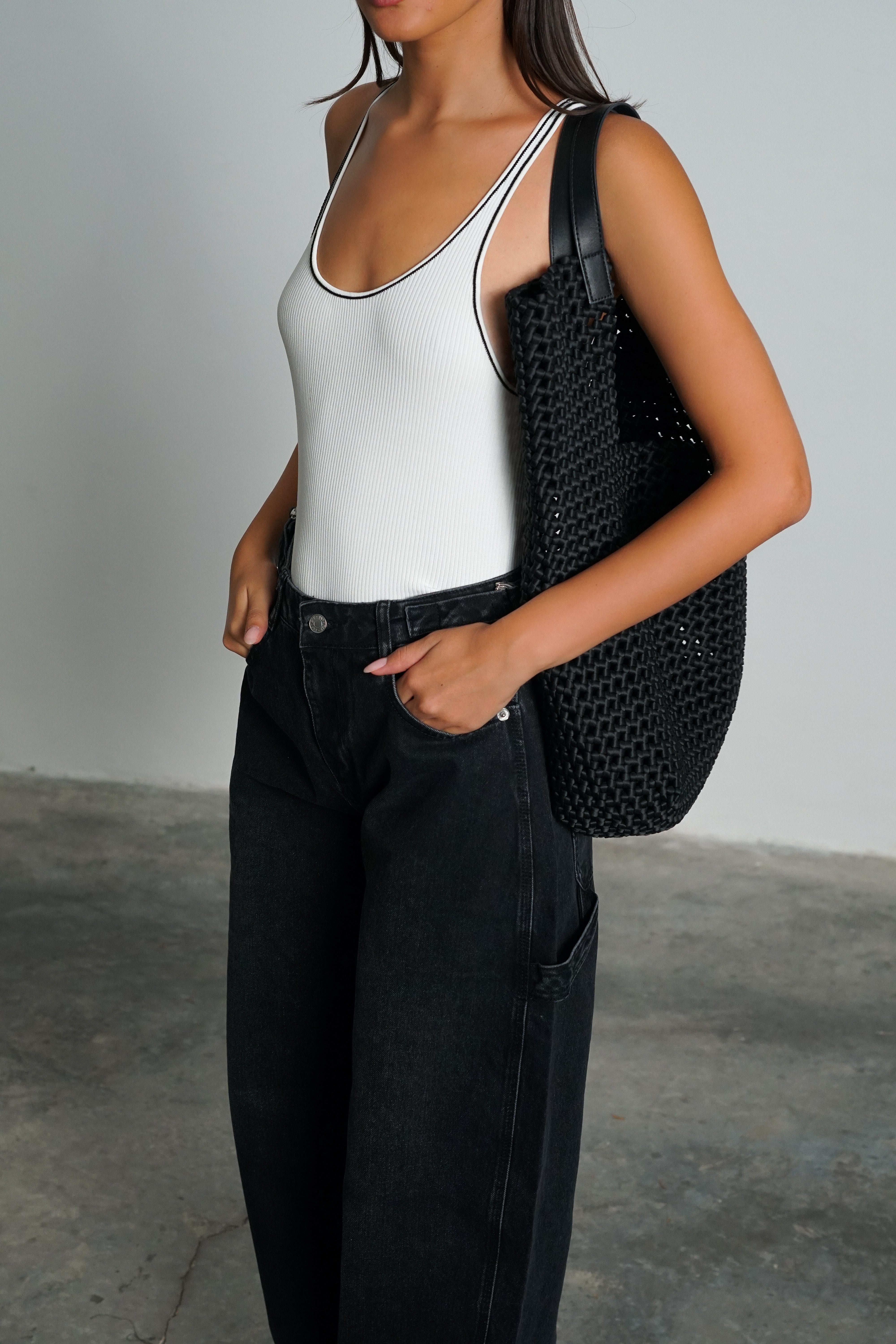 גופיית לימיט-לבן