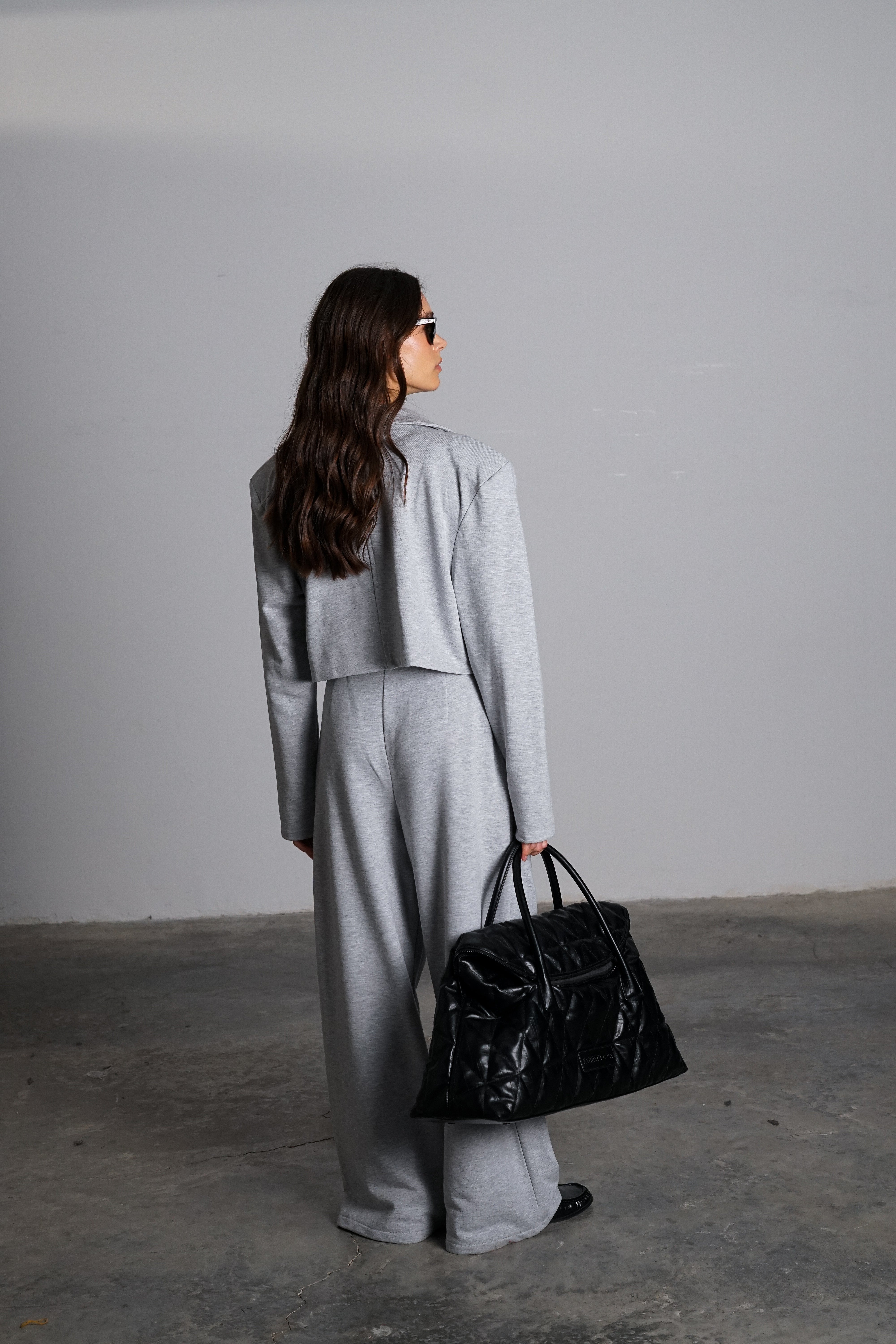 חליפת סיזאר-אפור